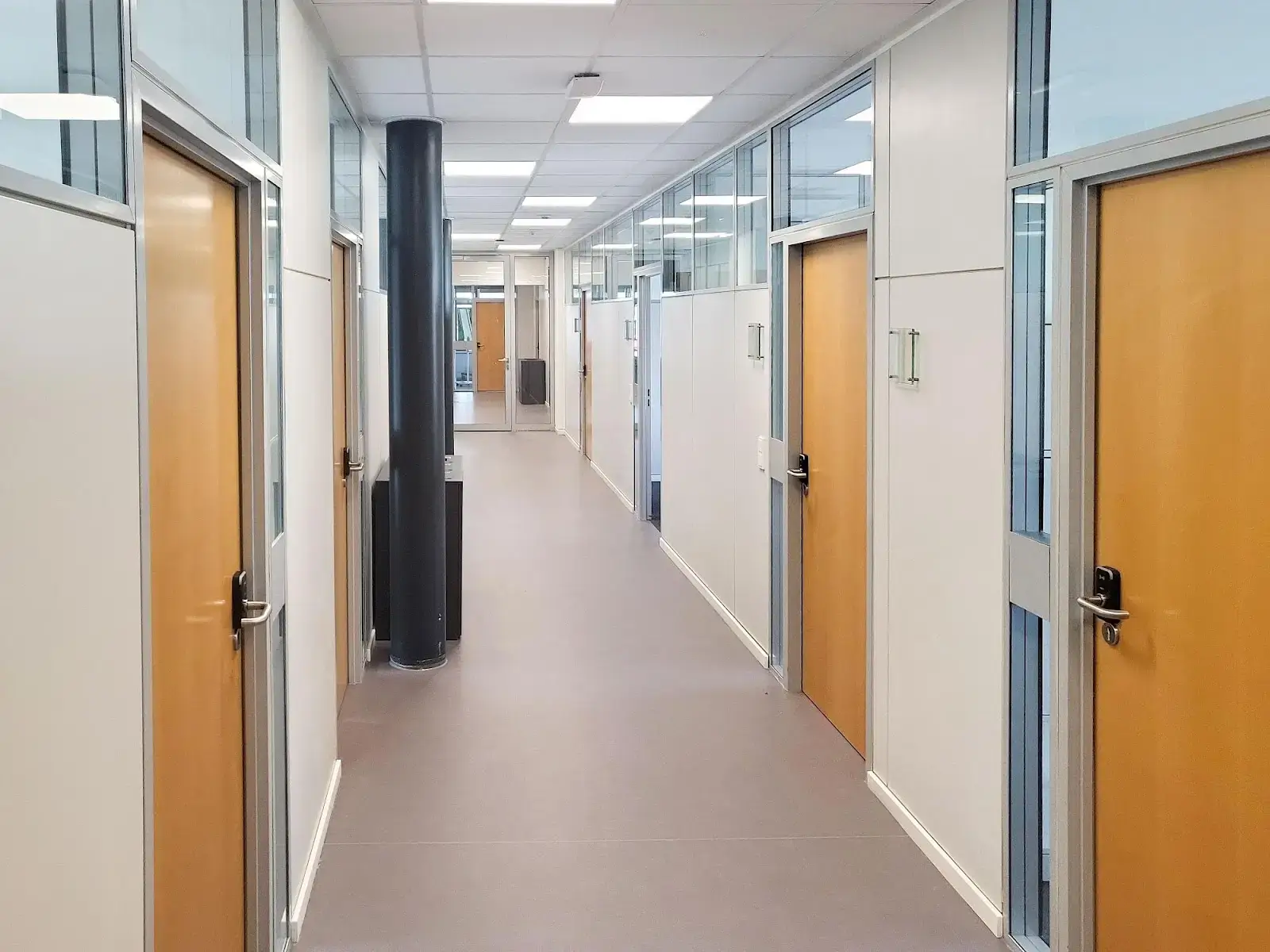 Regus Schwetzingen Carl-Benz-Straße interior photo 6