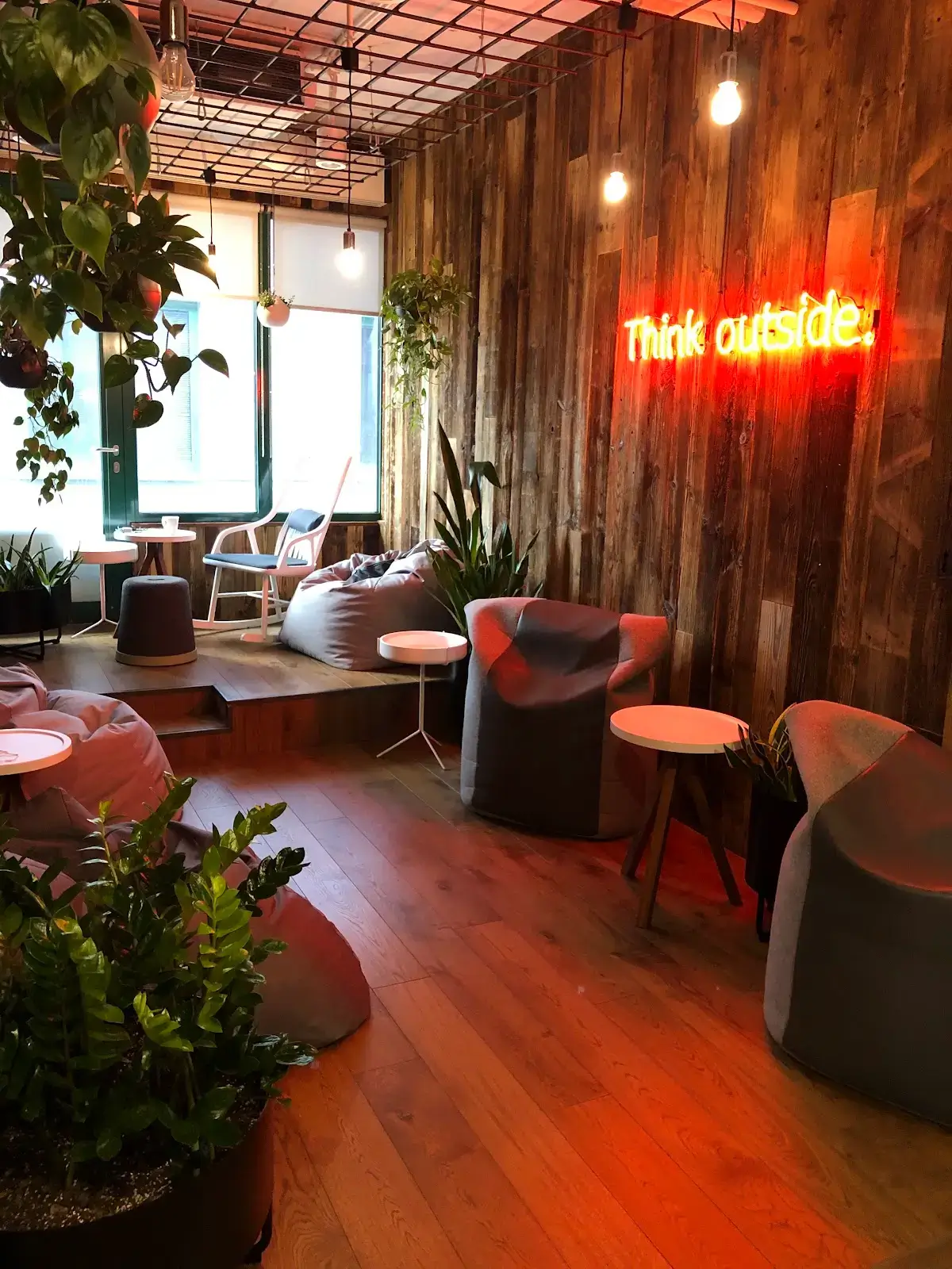 Brain Embassy Jerozolimskie interior photo 6