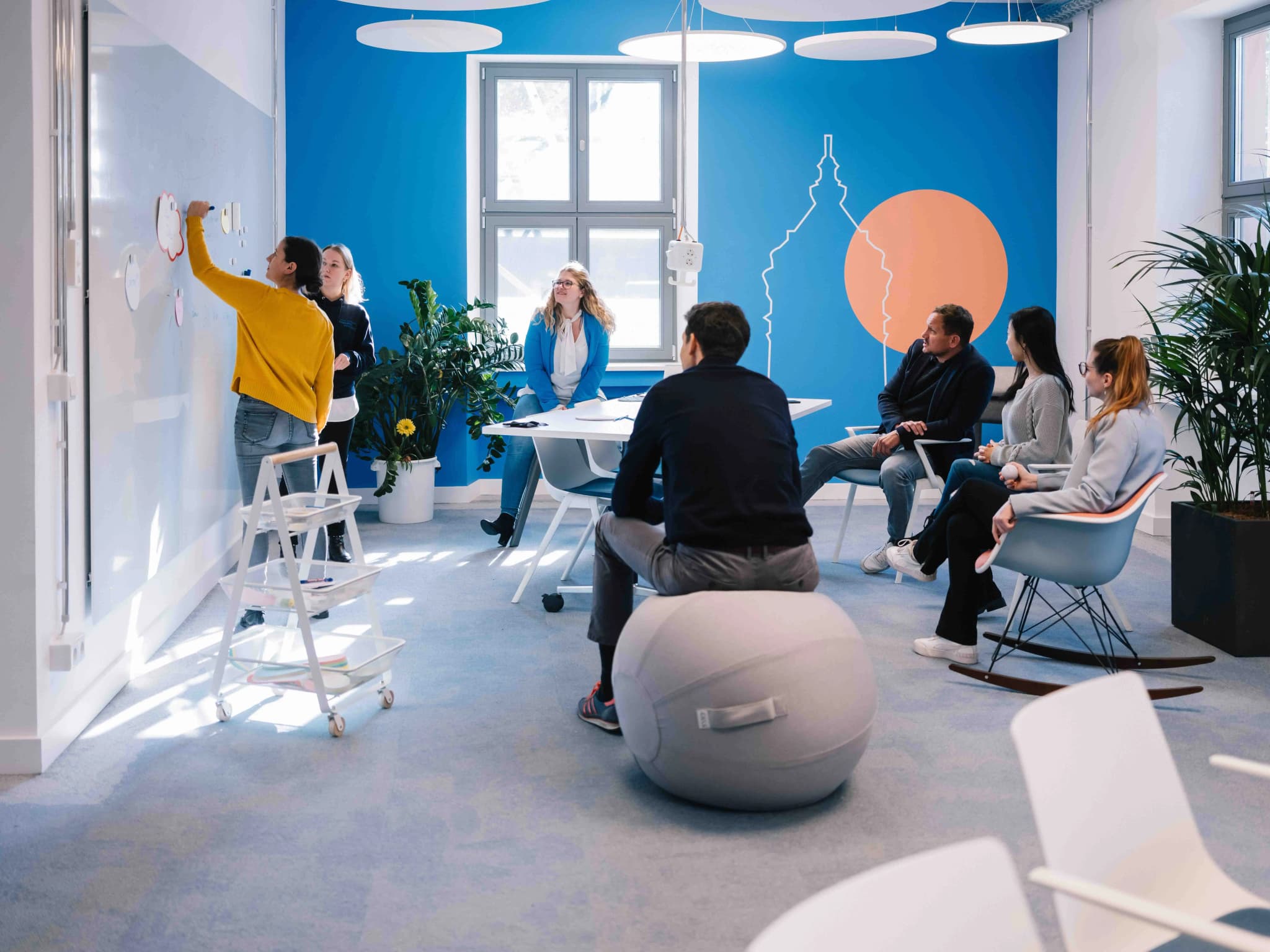 1000 Satellites Taylor interior photo 4