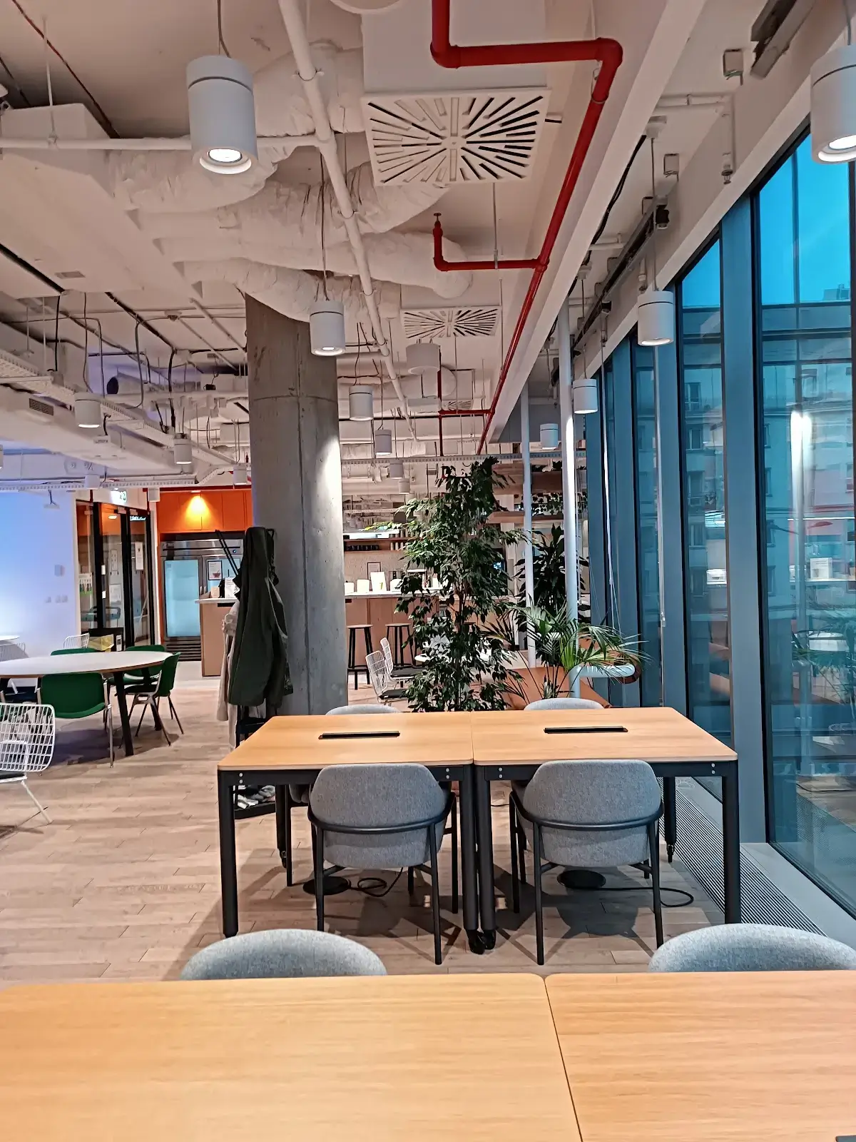 WeWork Krucza 50 interior photo 3
