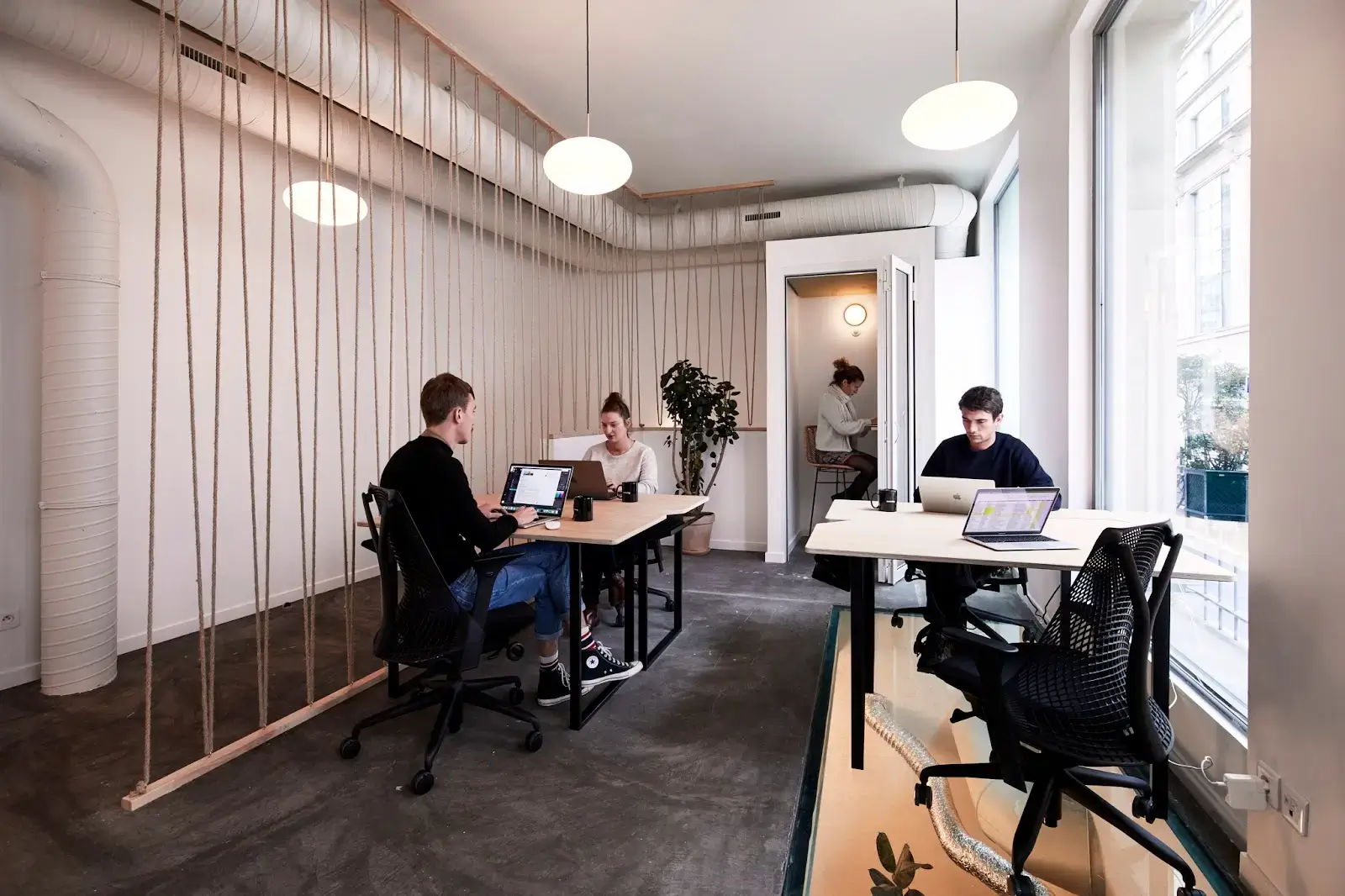 Morning, Dussoubs interior photo 9