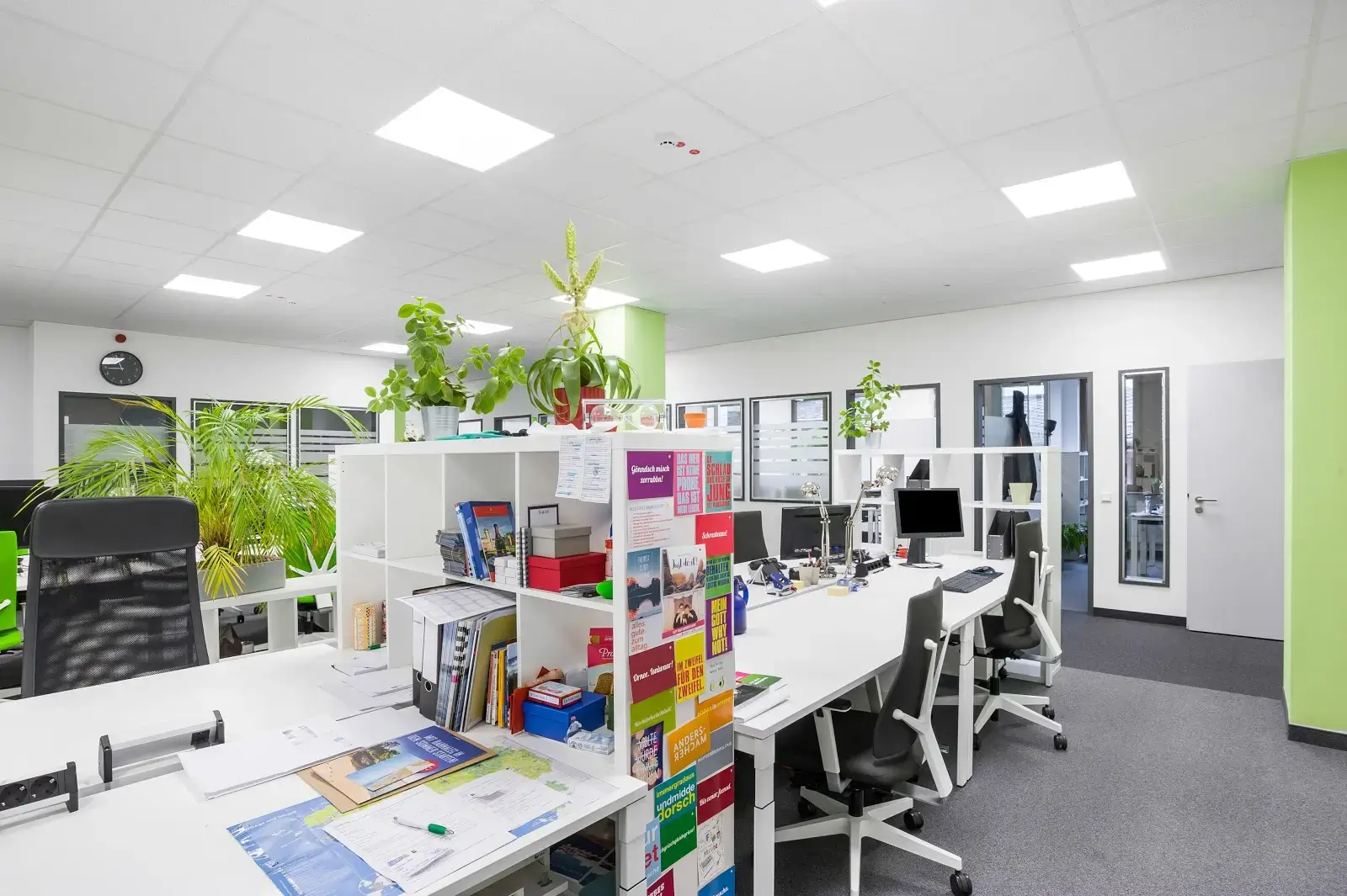 Rivvers Coworking Frankfurt Westside interior photo 3