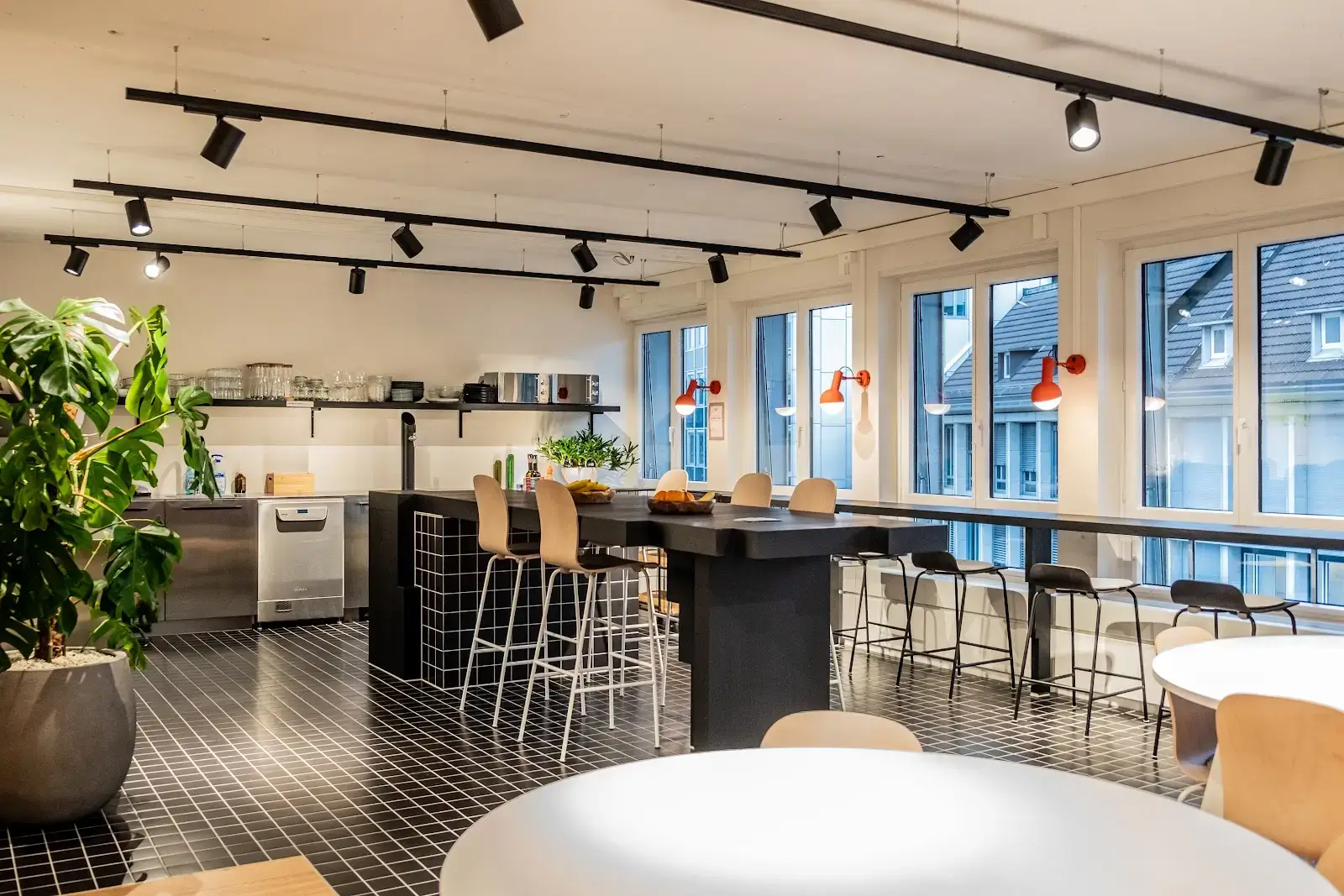 Headsquarter - The Historic interior photo 7