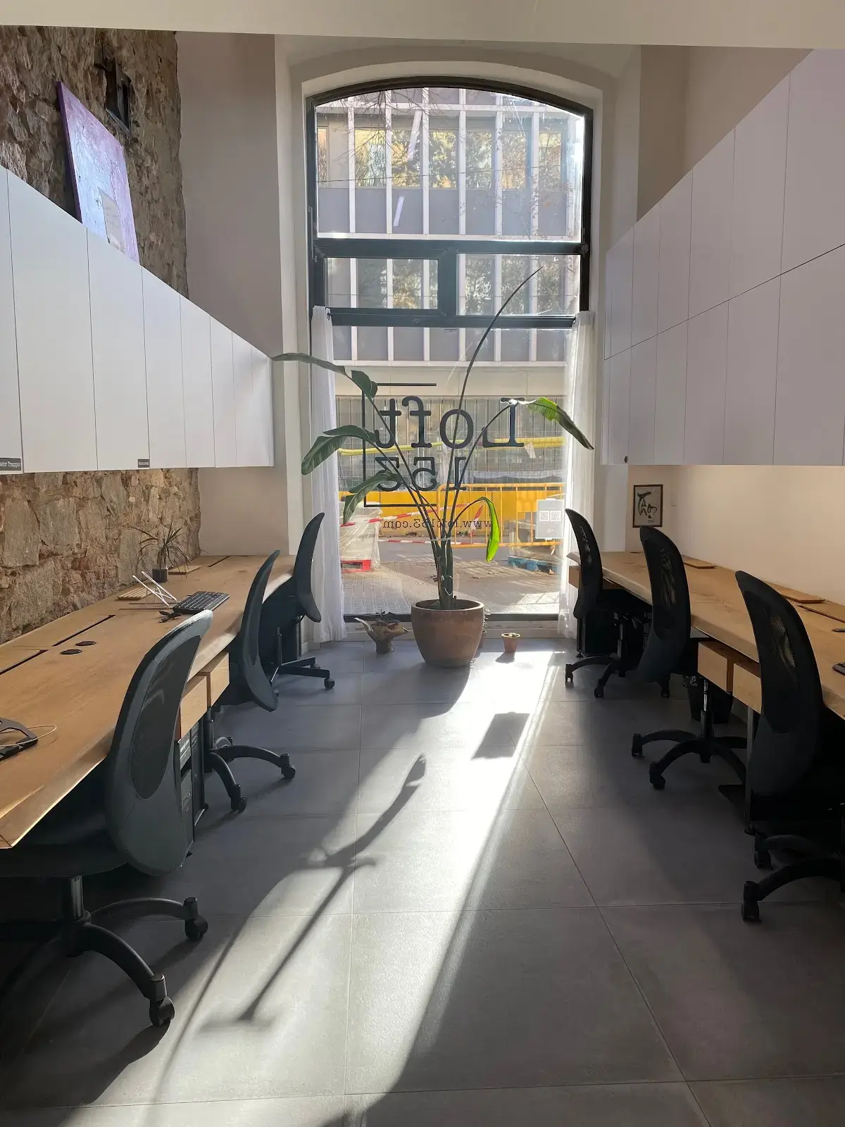 Loft 153 - Coworking space & Offices interior photo 8