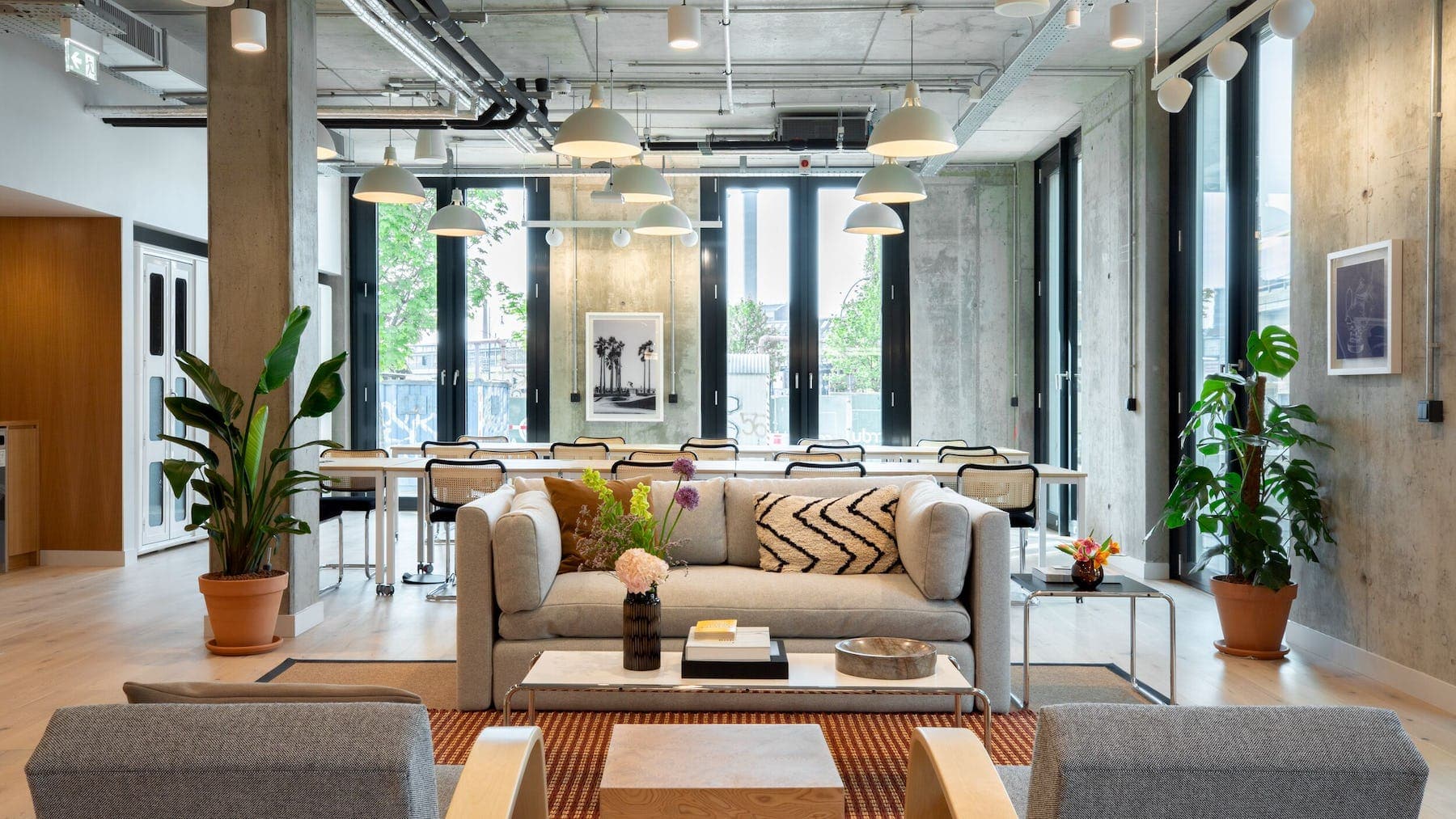 WeWork Alexanderplatz interior photo 3
