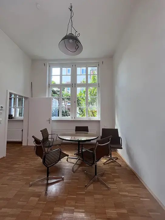 KONRAD RAUM interior photo 3