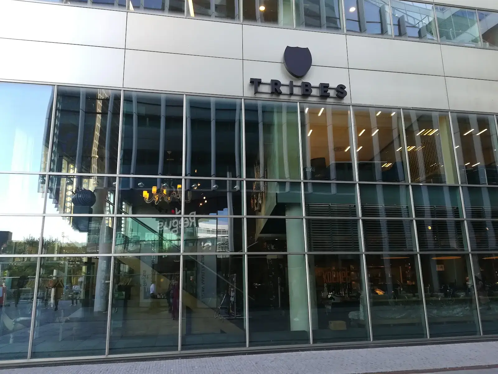 Tribes Amsterdam South Axis ITO interior photo 9