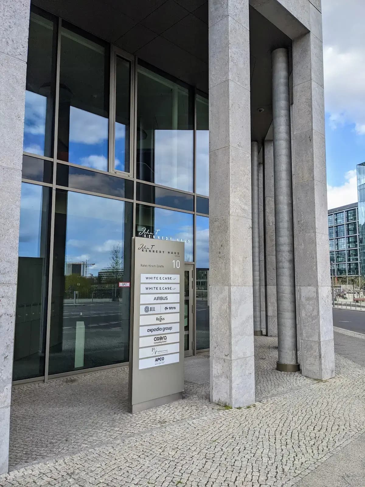 Regus Berlin Am Kanzleramt interior photo 7