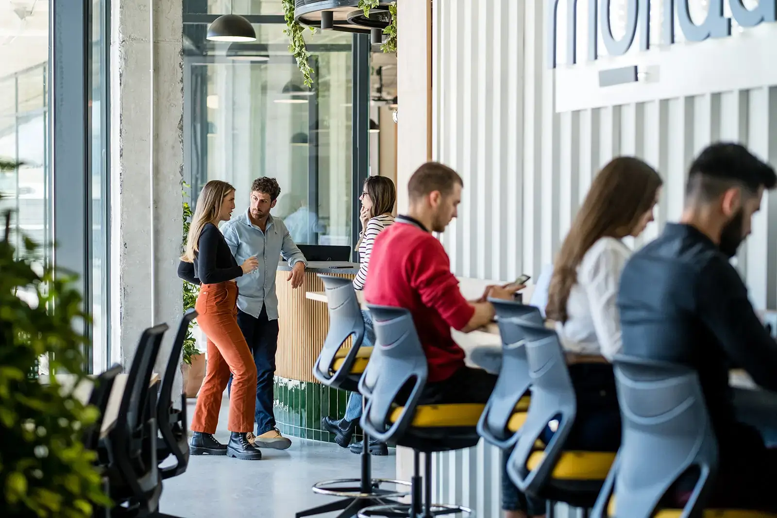 Monday Muelle Uno interior photo 5