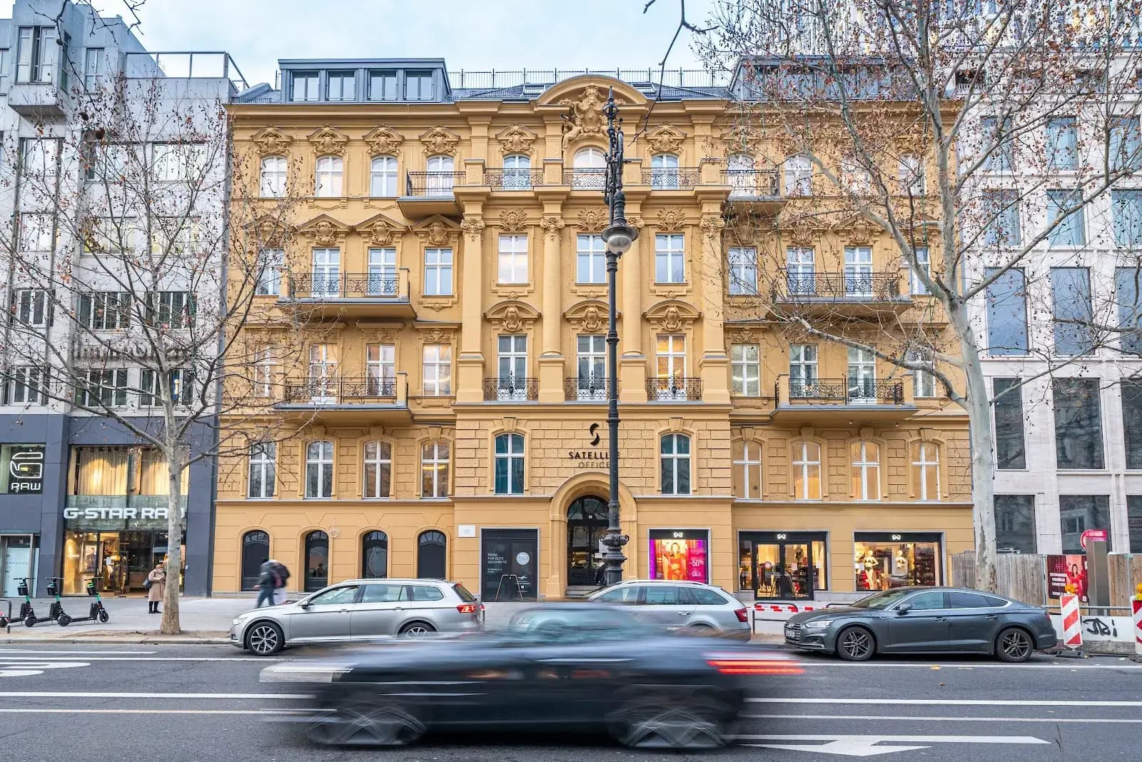 Satellite Office KUD15 Gloria Berlin interior photo 11