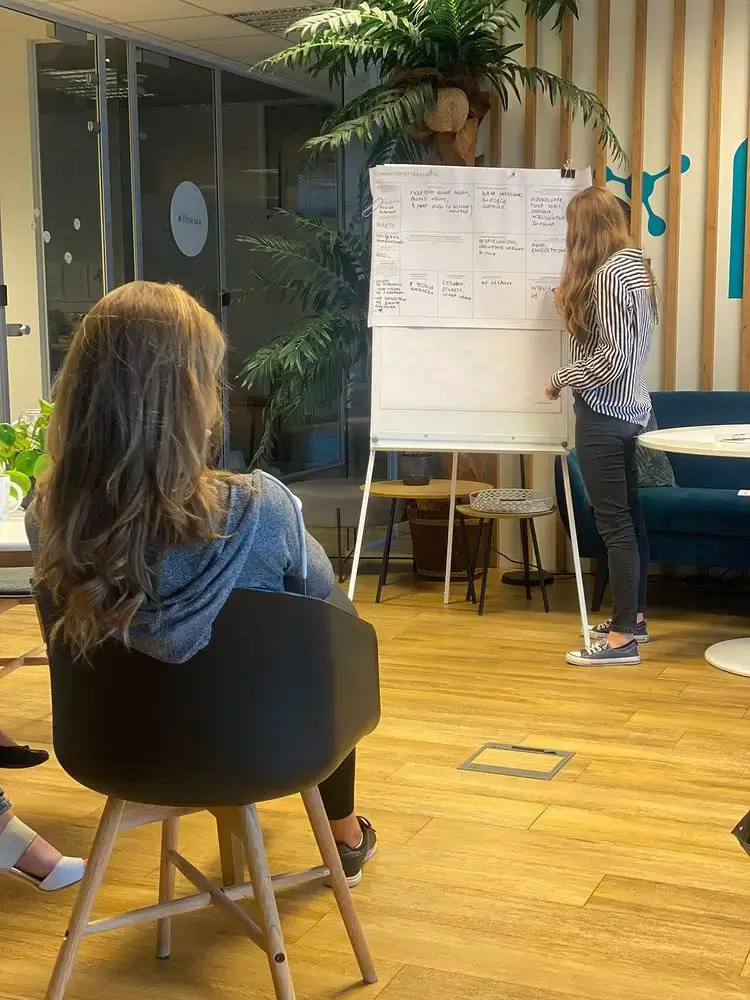 O4 Flow interior photo 2