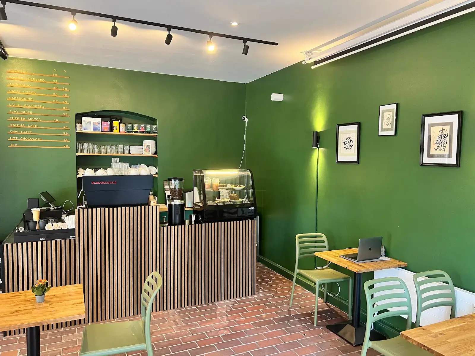 UMA Hub Coworking & Cafe interior photo 3