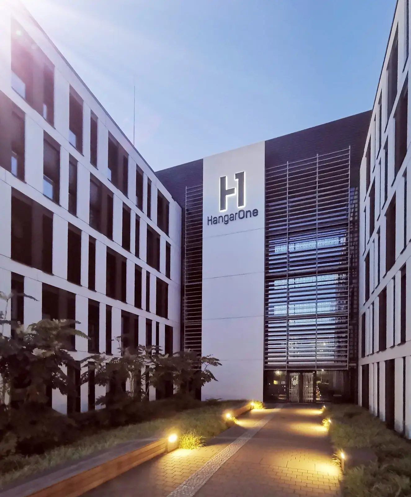 Regus Köln HangarOne interior photo 2