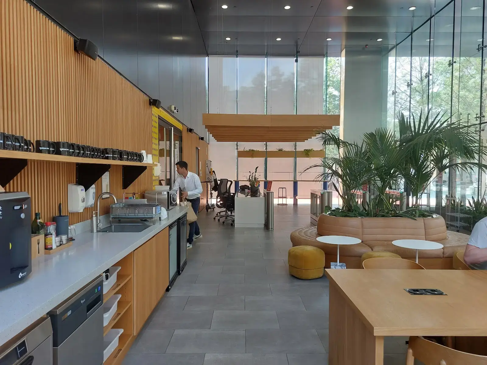 WeWork Glories interior photo 6