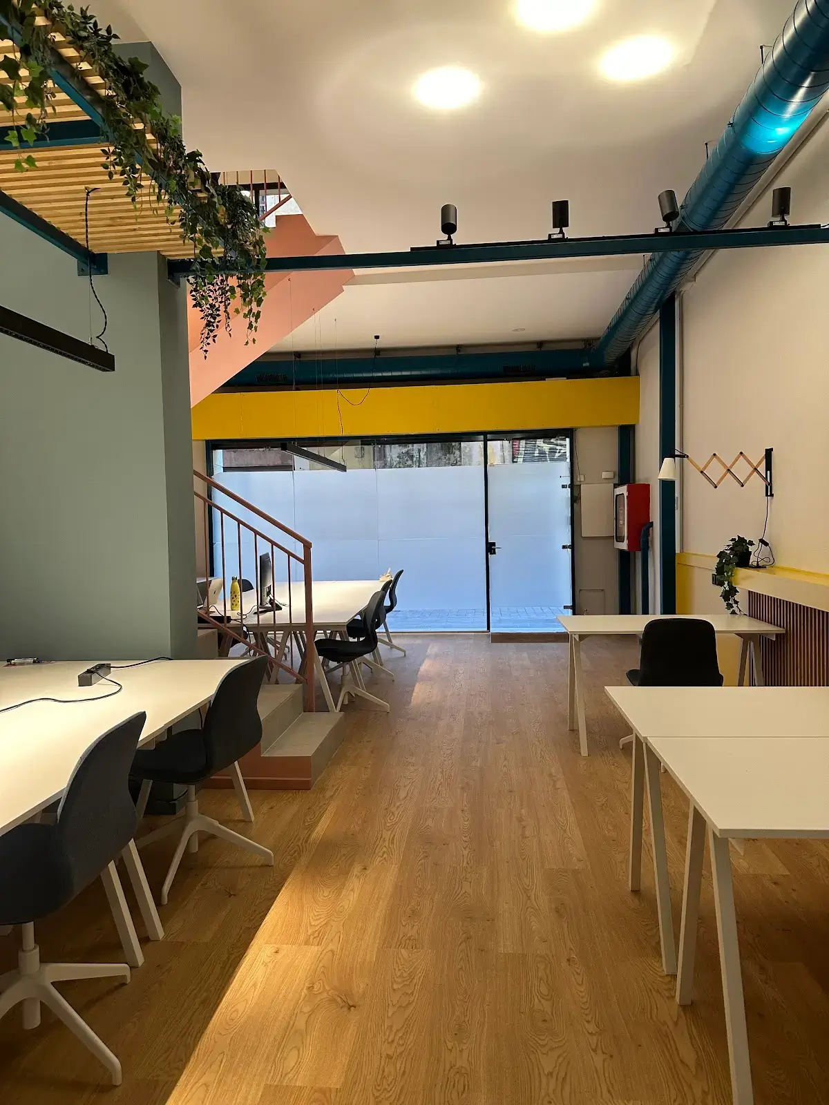 Coworking El Raval interior photo 5