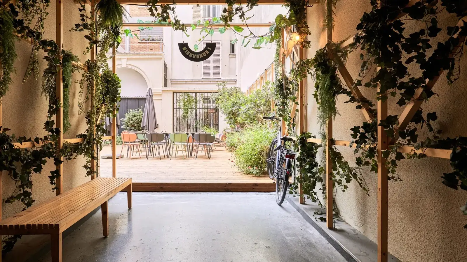 Morning, Amsterdam interior photo 6