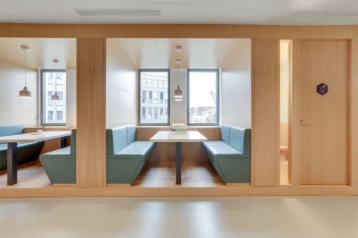 Regus Dusseldorf Peter-Müller-Straße interior photo 2