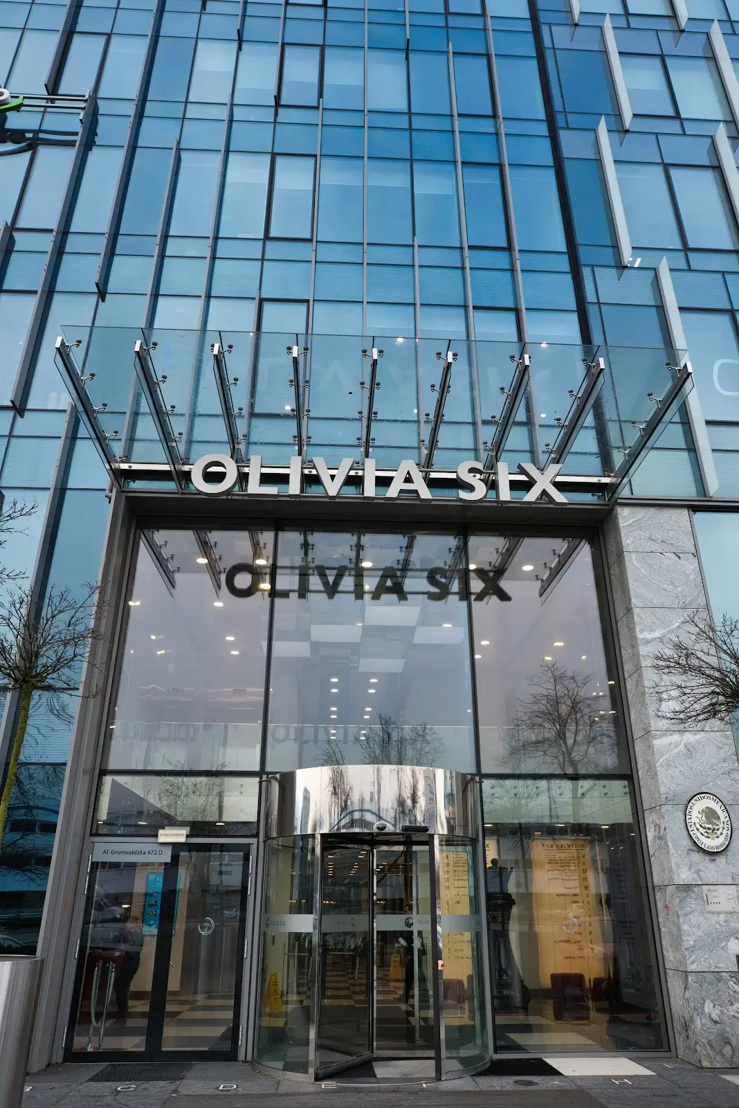 O4 Six interior photo 2