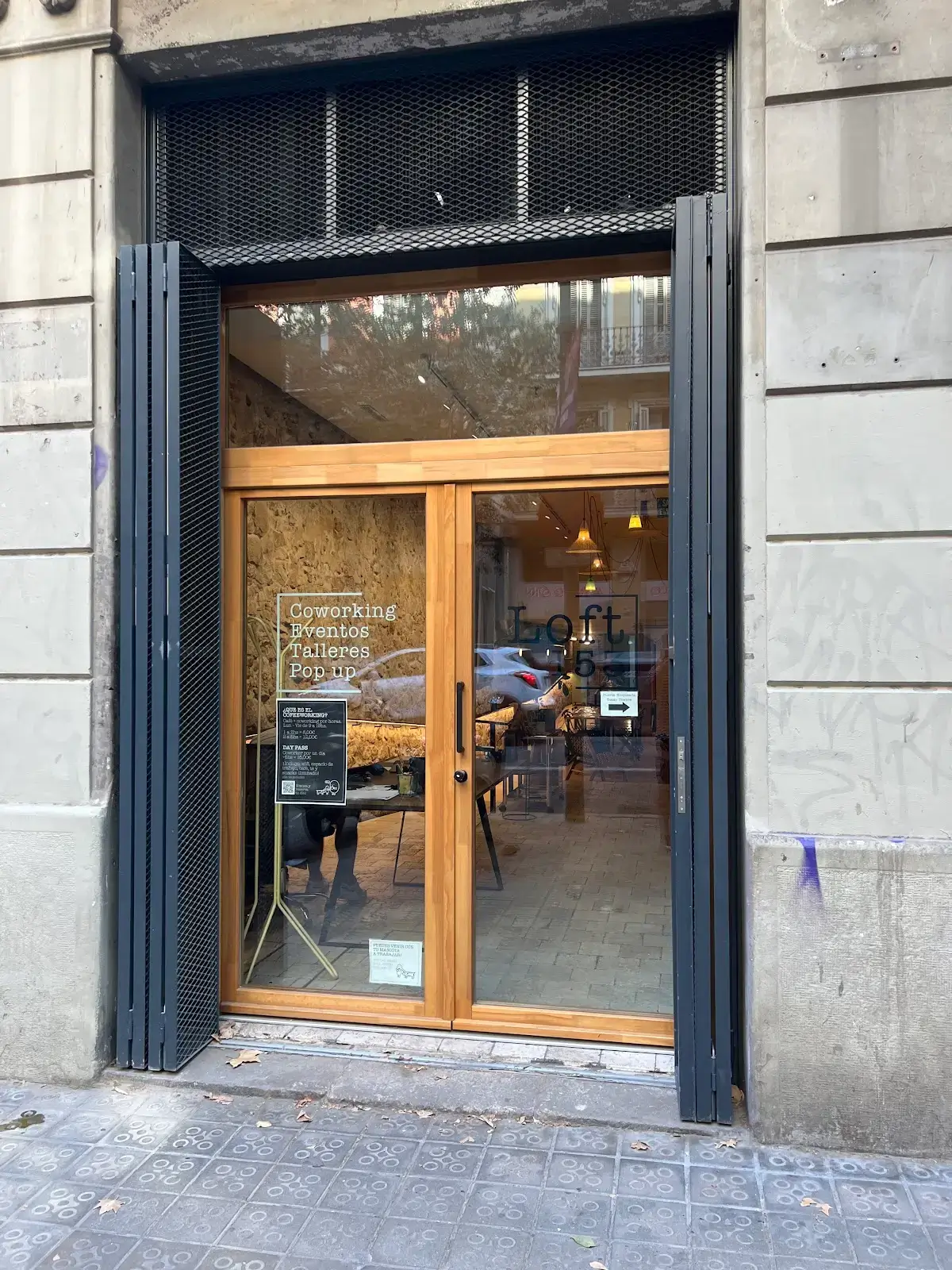 Loft 153 - Coworking, coffeeworking & Events interior photo 5