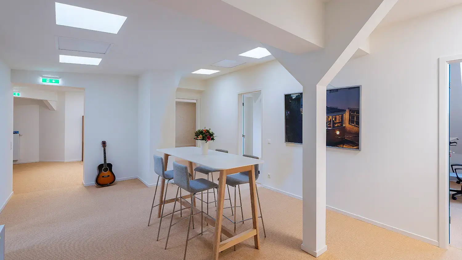 tuesday coworking Düsseldorfer Str. interior photo 3