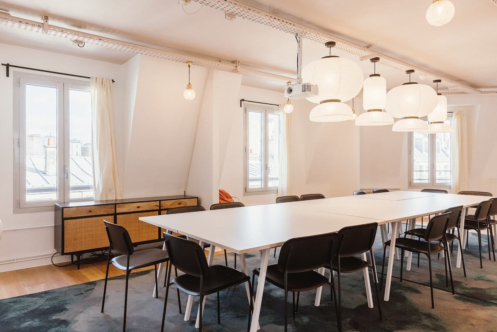 Morning, Sentier interior photo 2