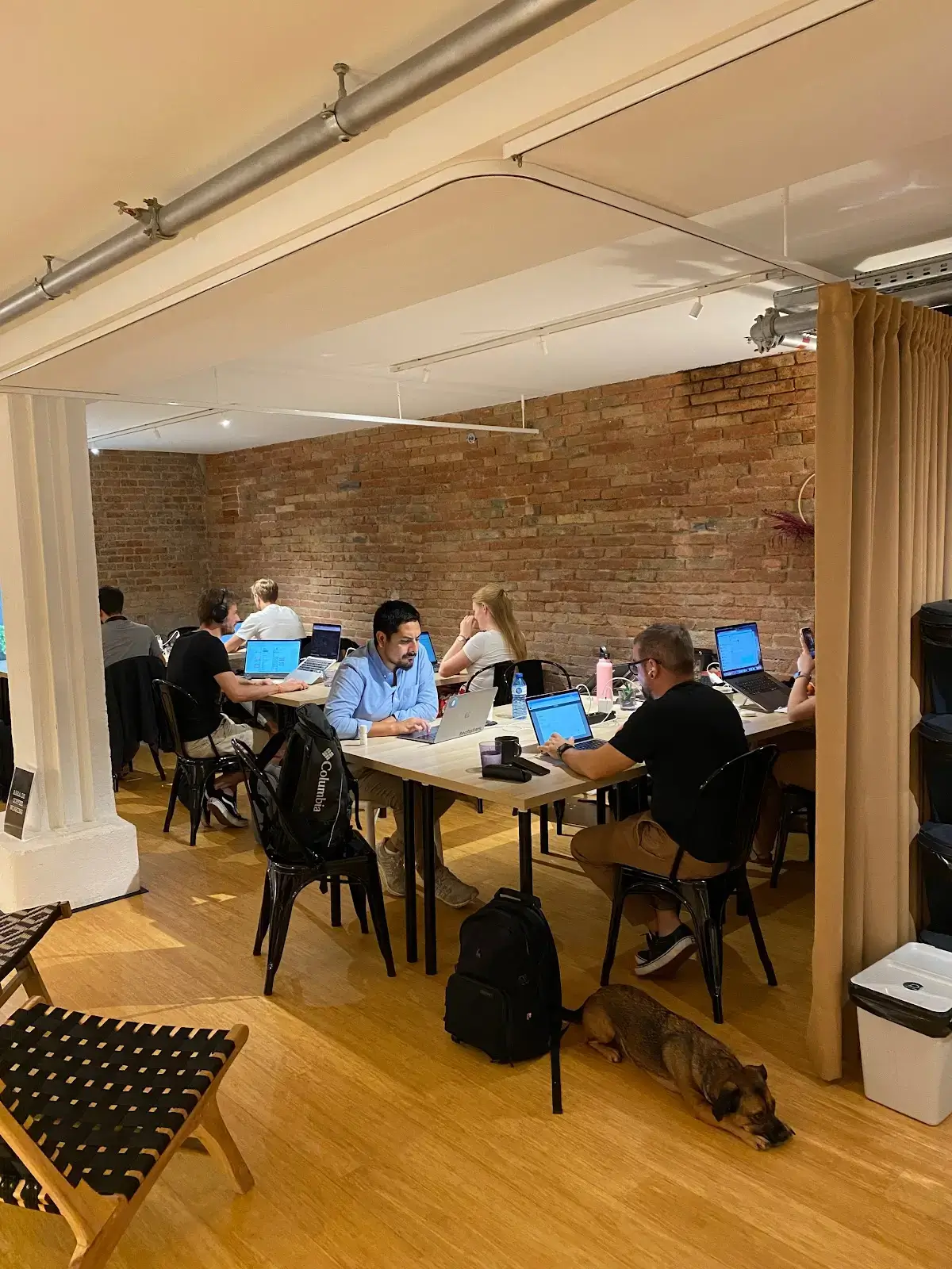 Loft 153 - Coworking, coffeeworking & Events interior photo 4