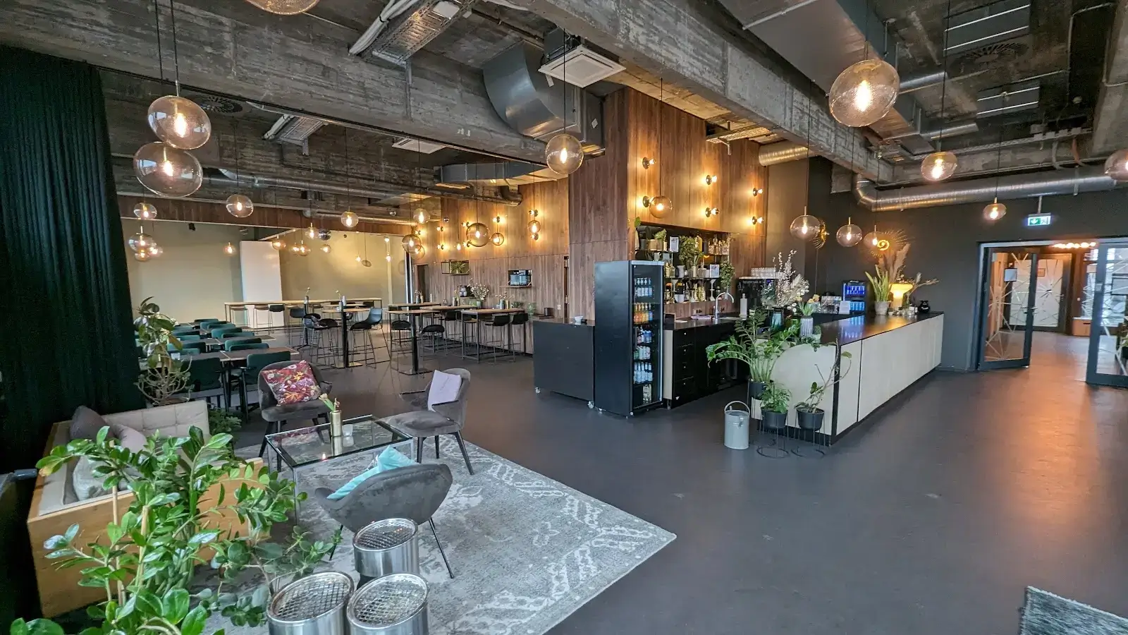 Design Offices Nürnberg Hauptbahnhof interior photo 6