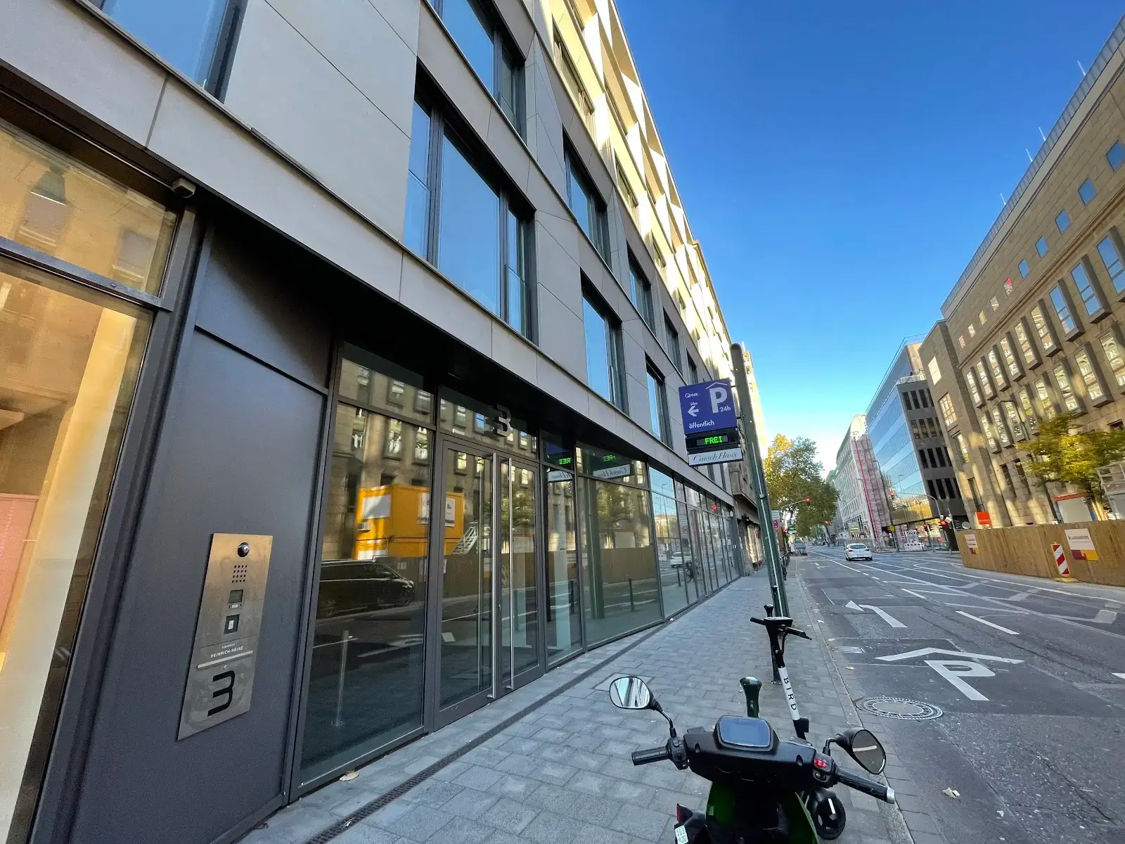 Regus Düsseldorf Heinrich Heine interior photo 2