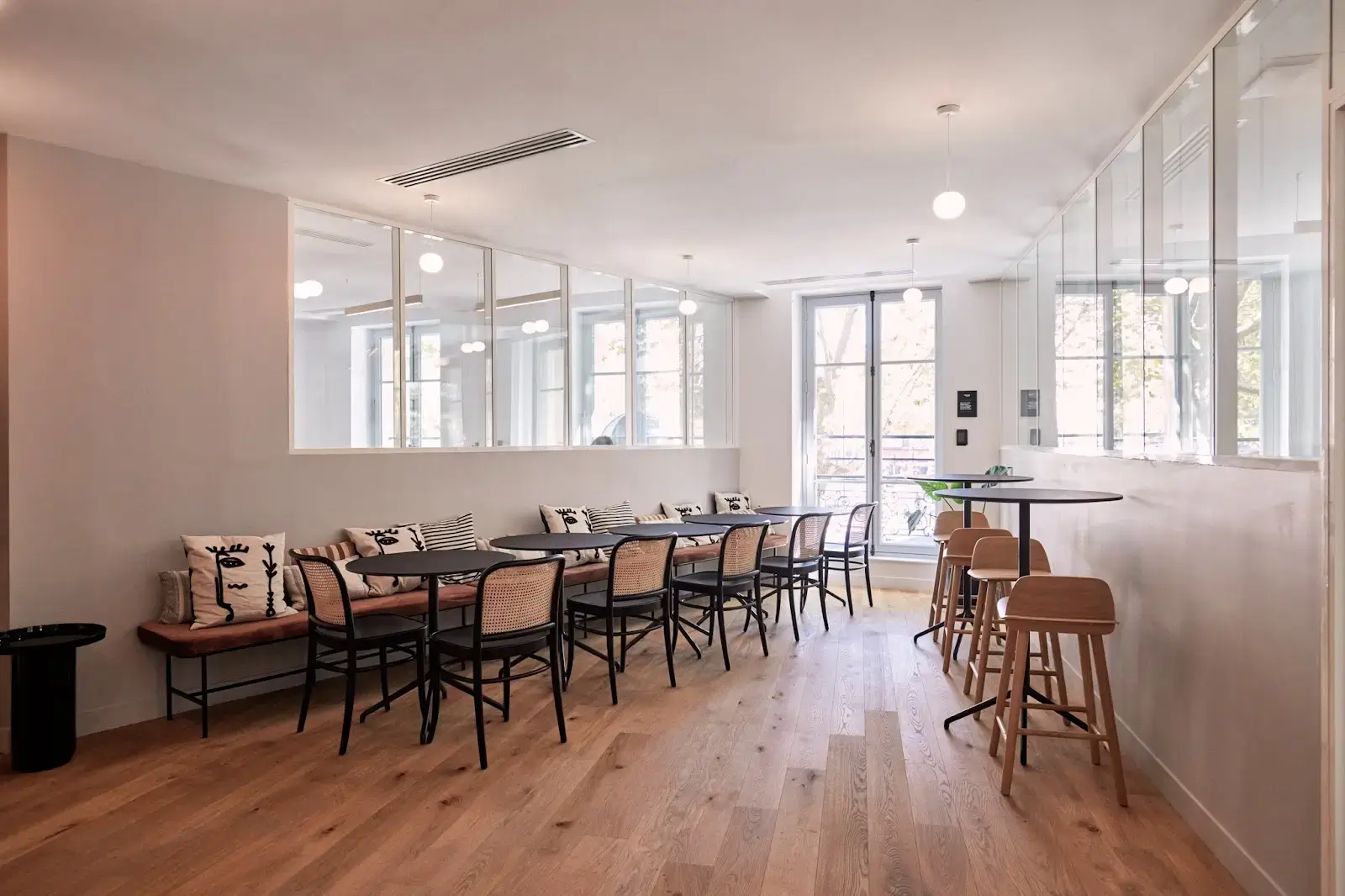 Morning, Saint-Augustin interior photo 2