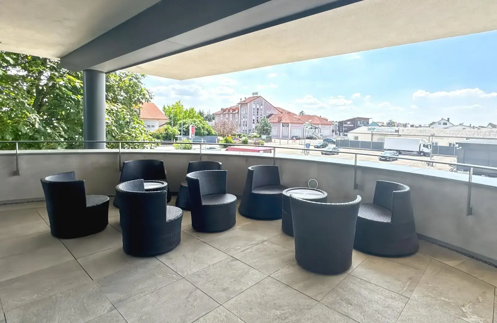 Regus Schwetzingen Carl-Benz-Straße interior photo 9