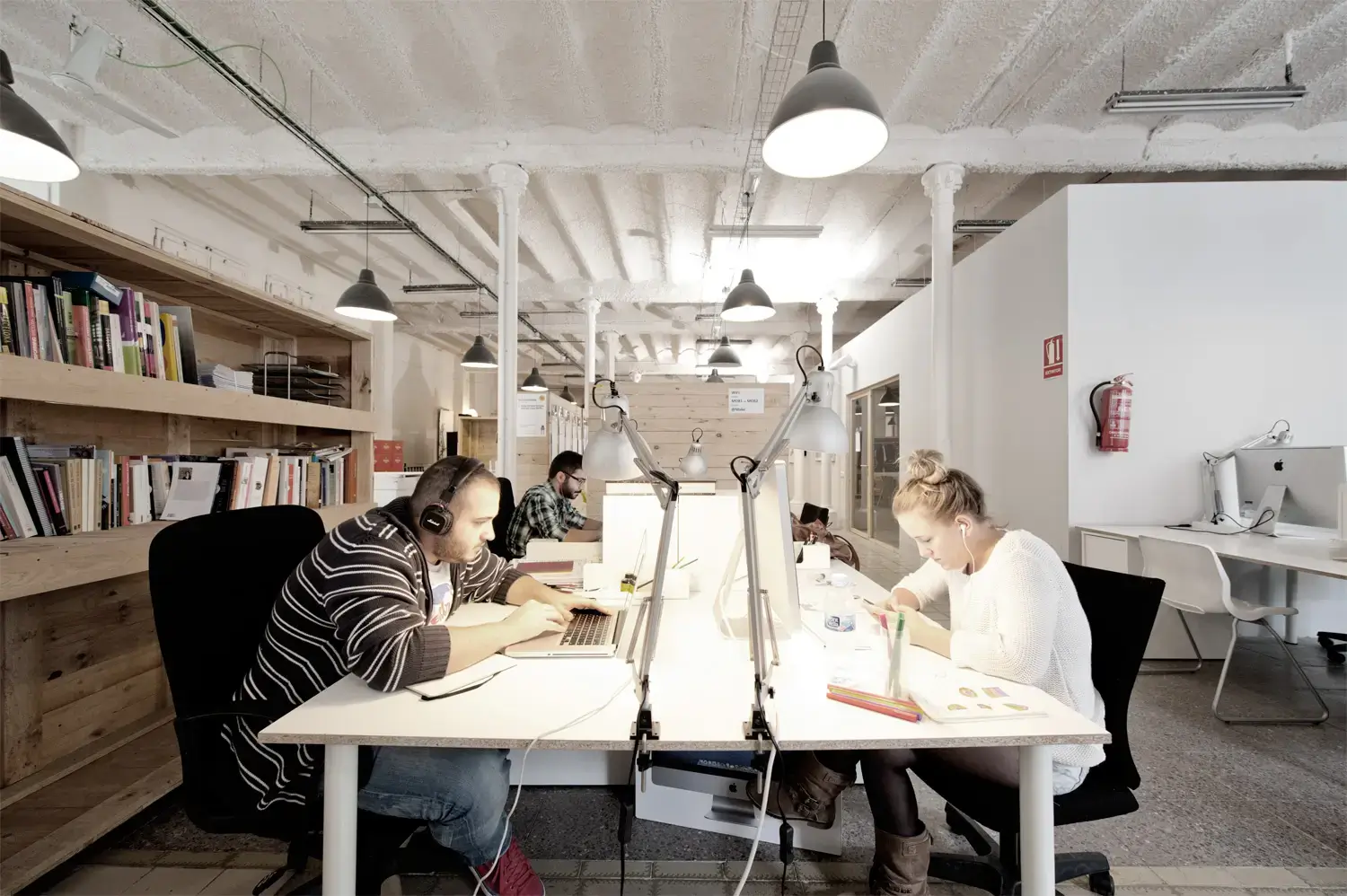 MOB Bailèn - Coworking and Office Space interior photo 5