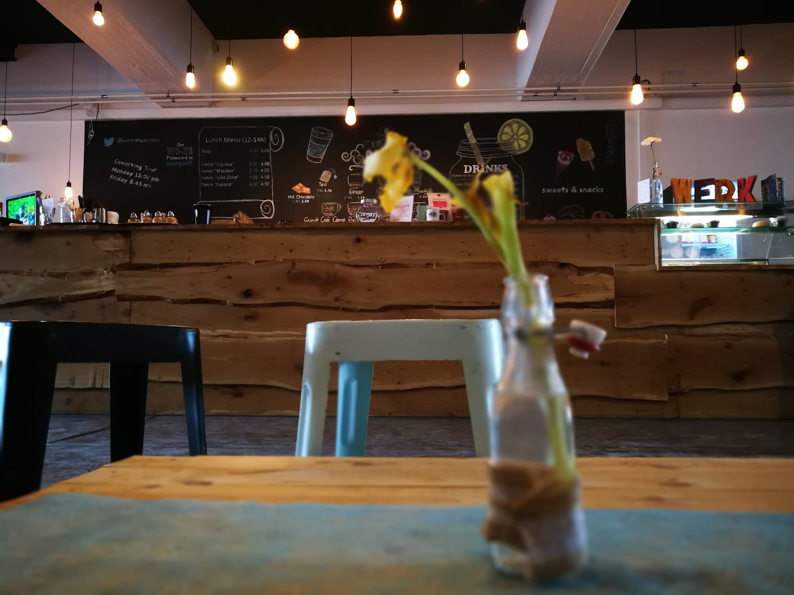 WERK1 - Tech-Startup Incubator interior photo 7