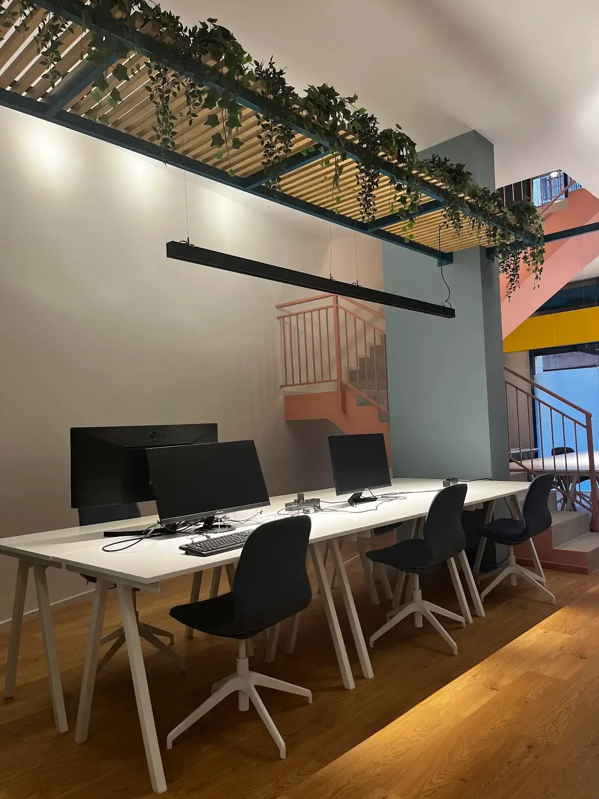 Coworking El Raval interior photo 2