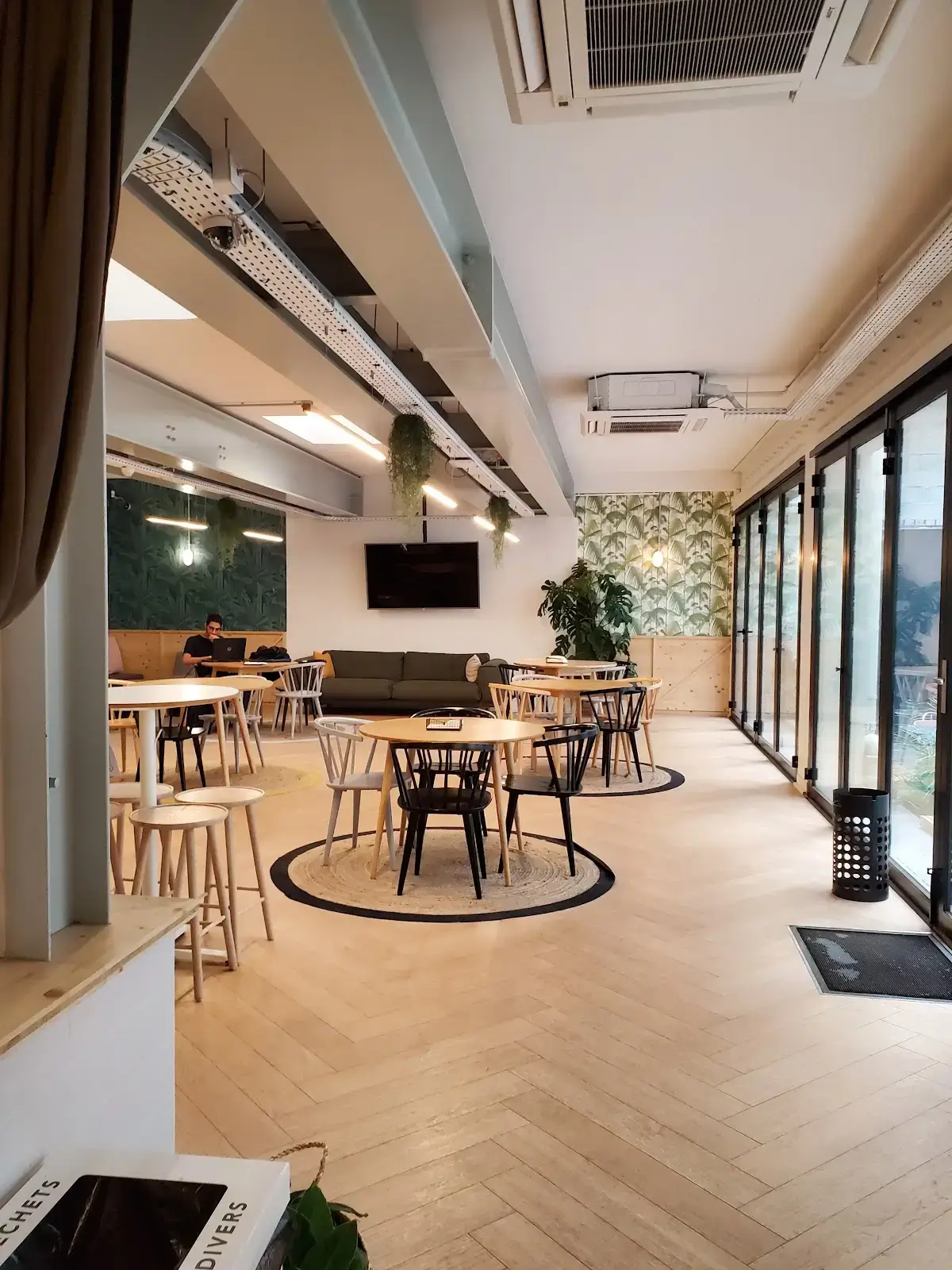 Morning, Amsterdam interior photo 2