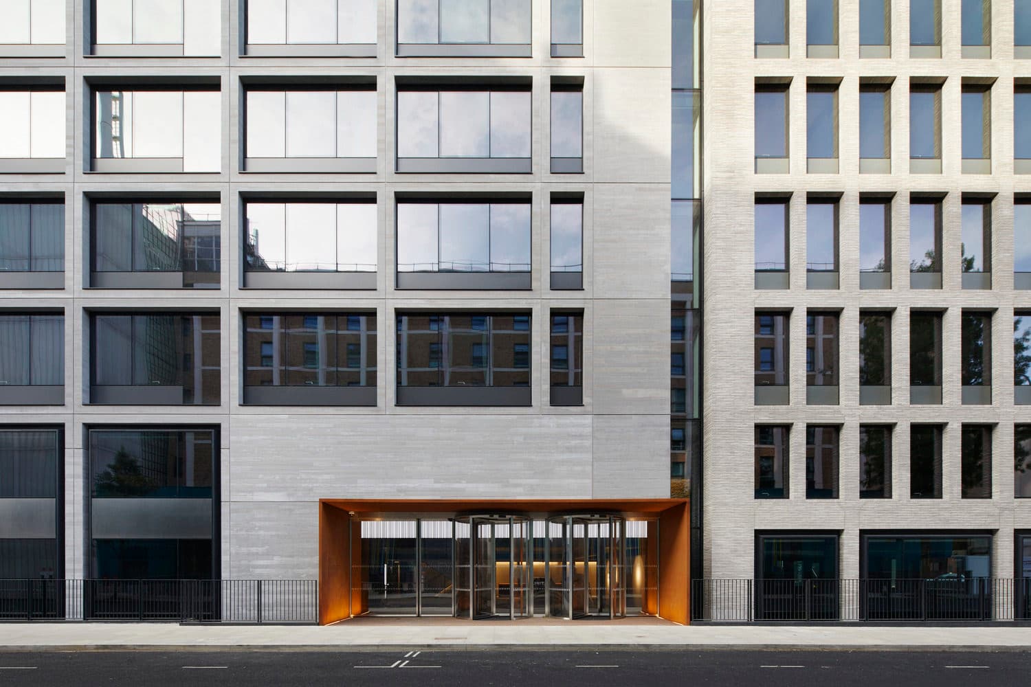80 Charlotte Street interior photo 5