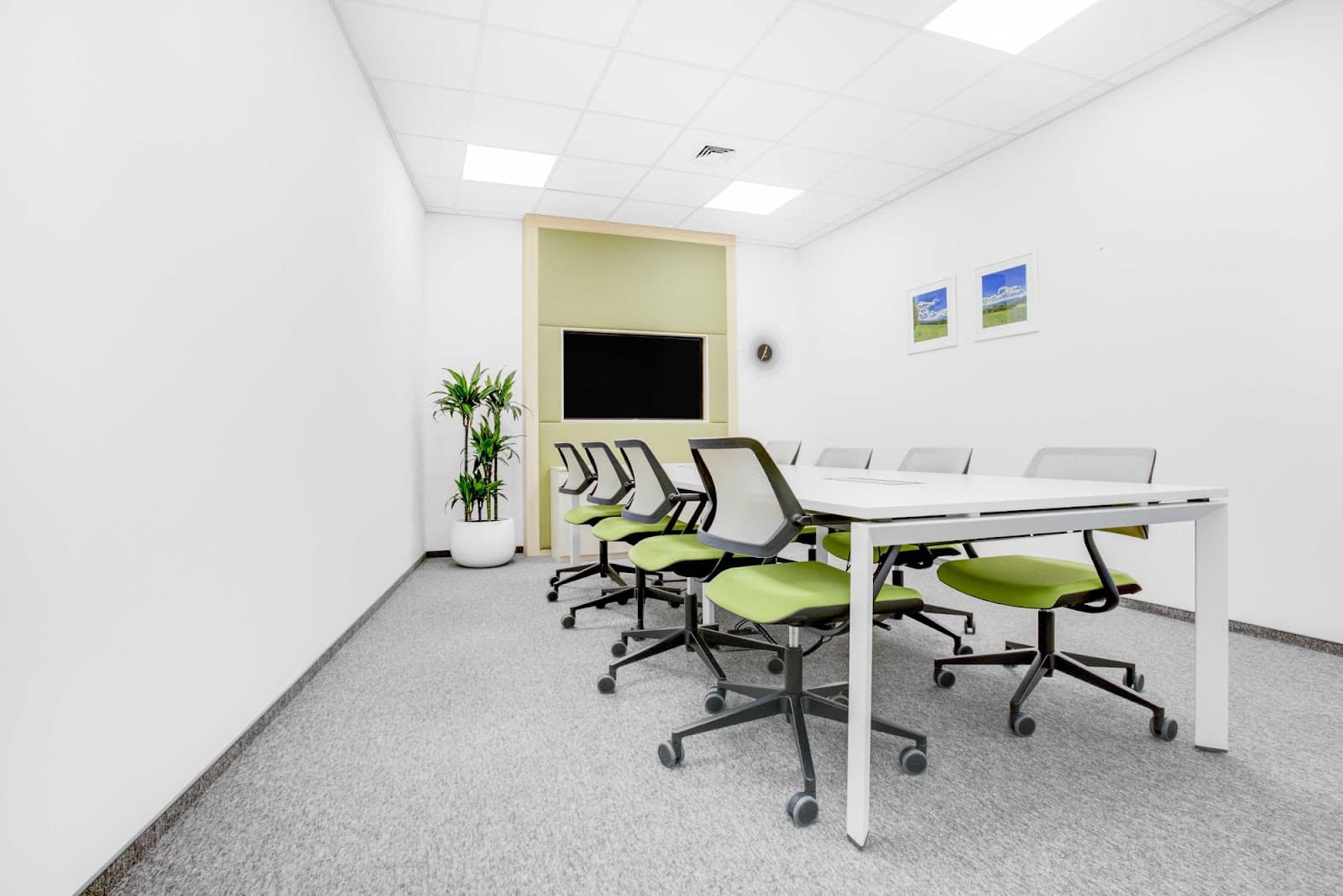 Regus Warsaw Witosa Point interior photo 3