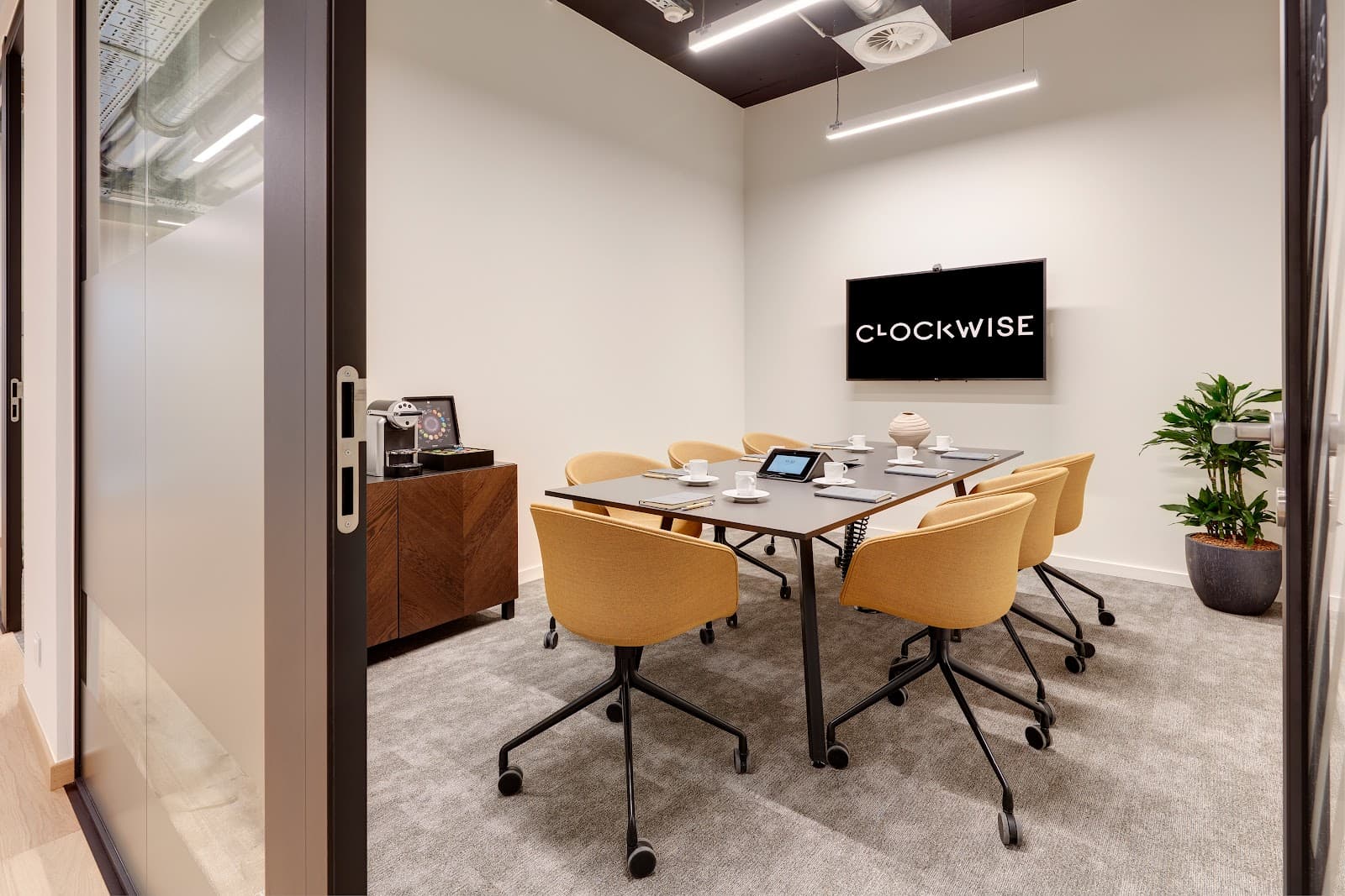 Clockwise, Brussels - European District interior photo 1