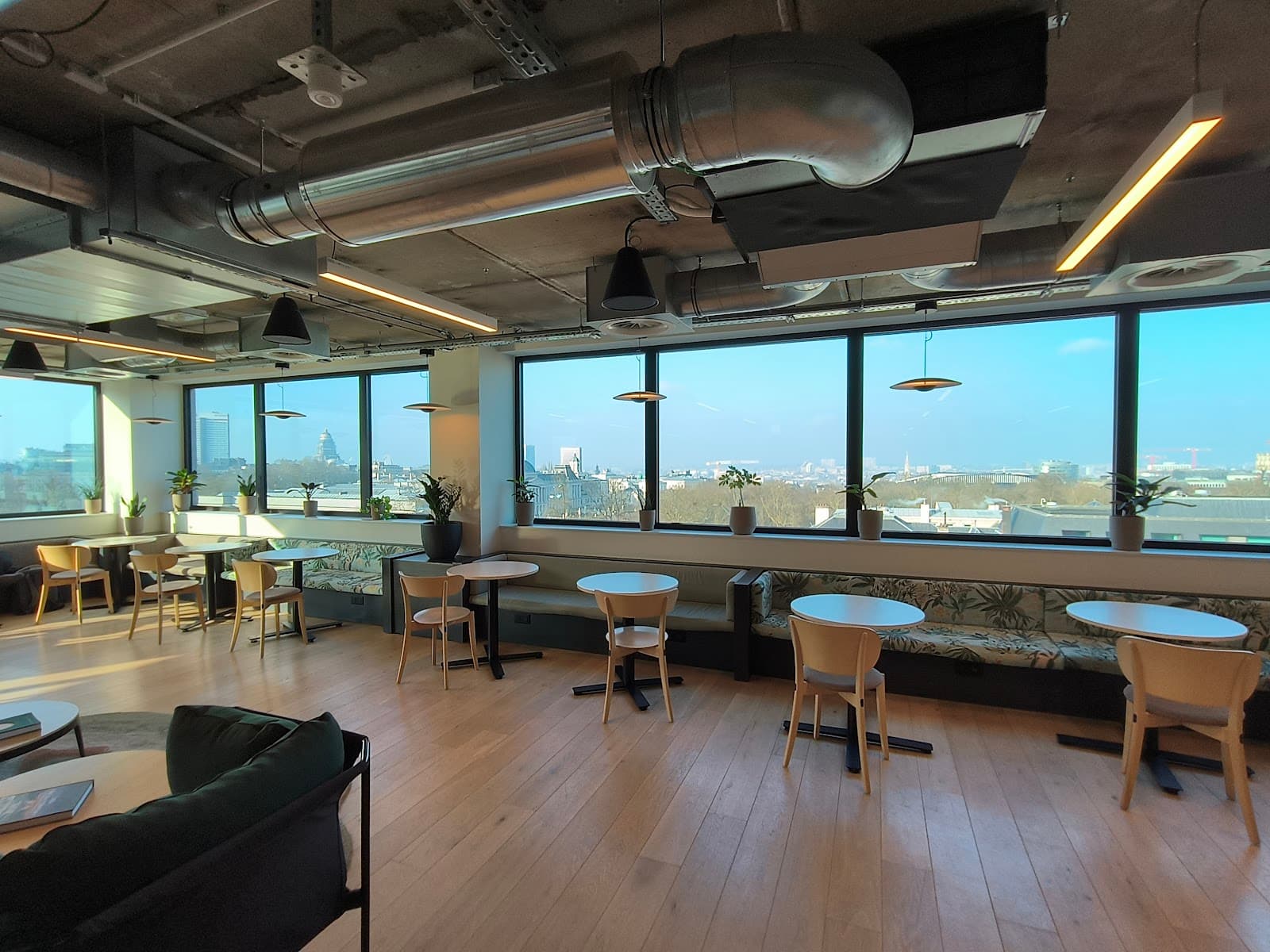 Clockwise, Brussels - European District interior photo 4