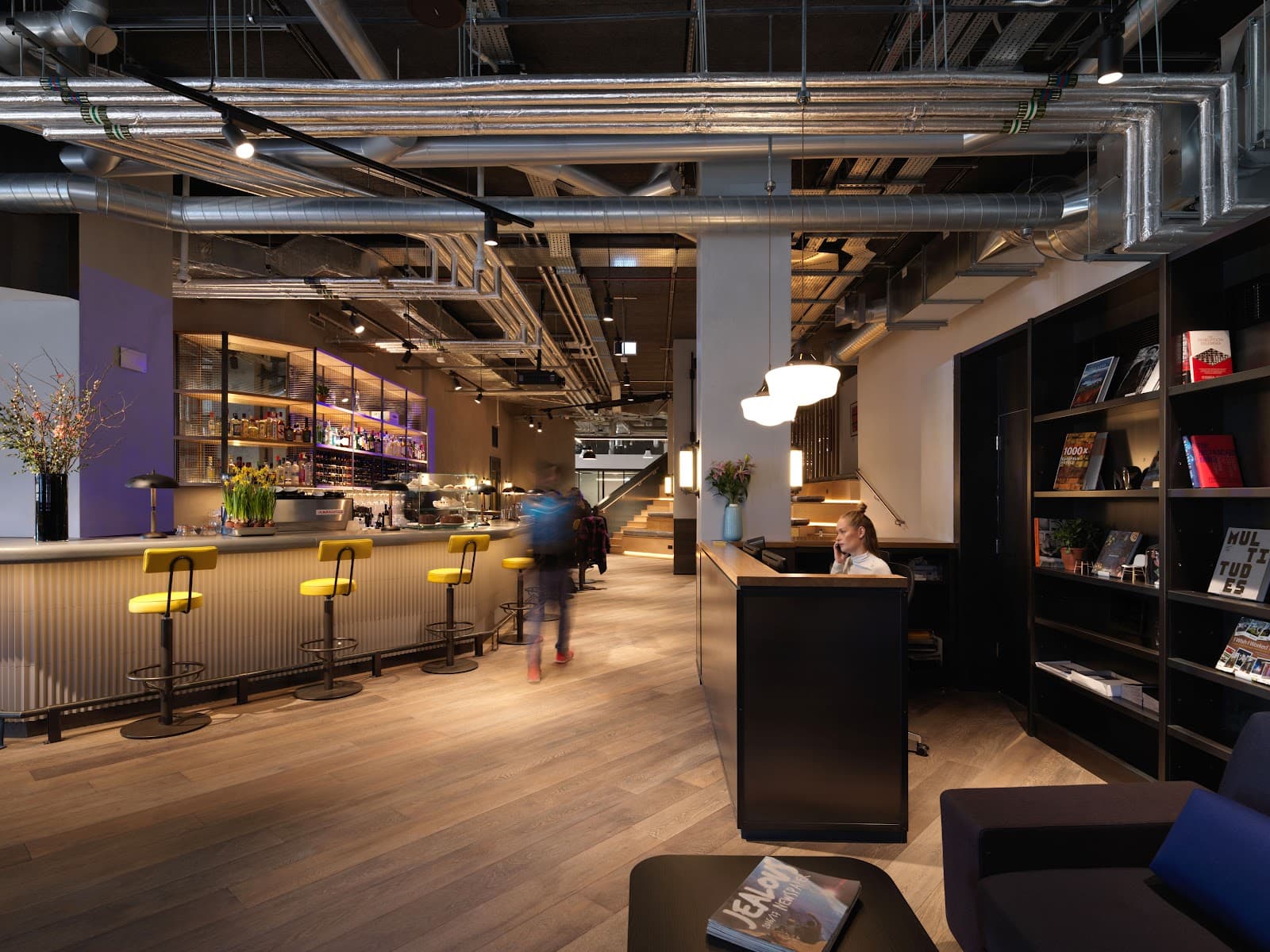 Fora - Central Street interior photo 4