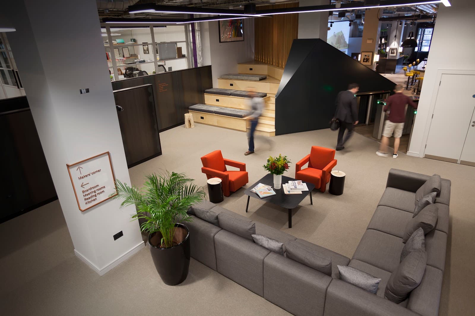 Fora - Central Street interior photo 1