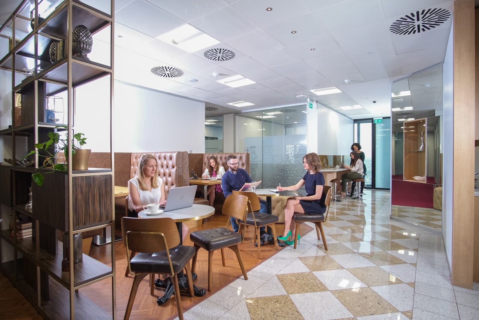 Servcorp - Canary Wharf interior photo 3