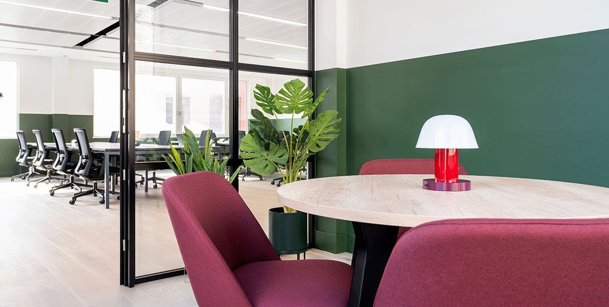 Serviced Offices Aldgate | BE Offices @ The White Chapel Building interior photo 3