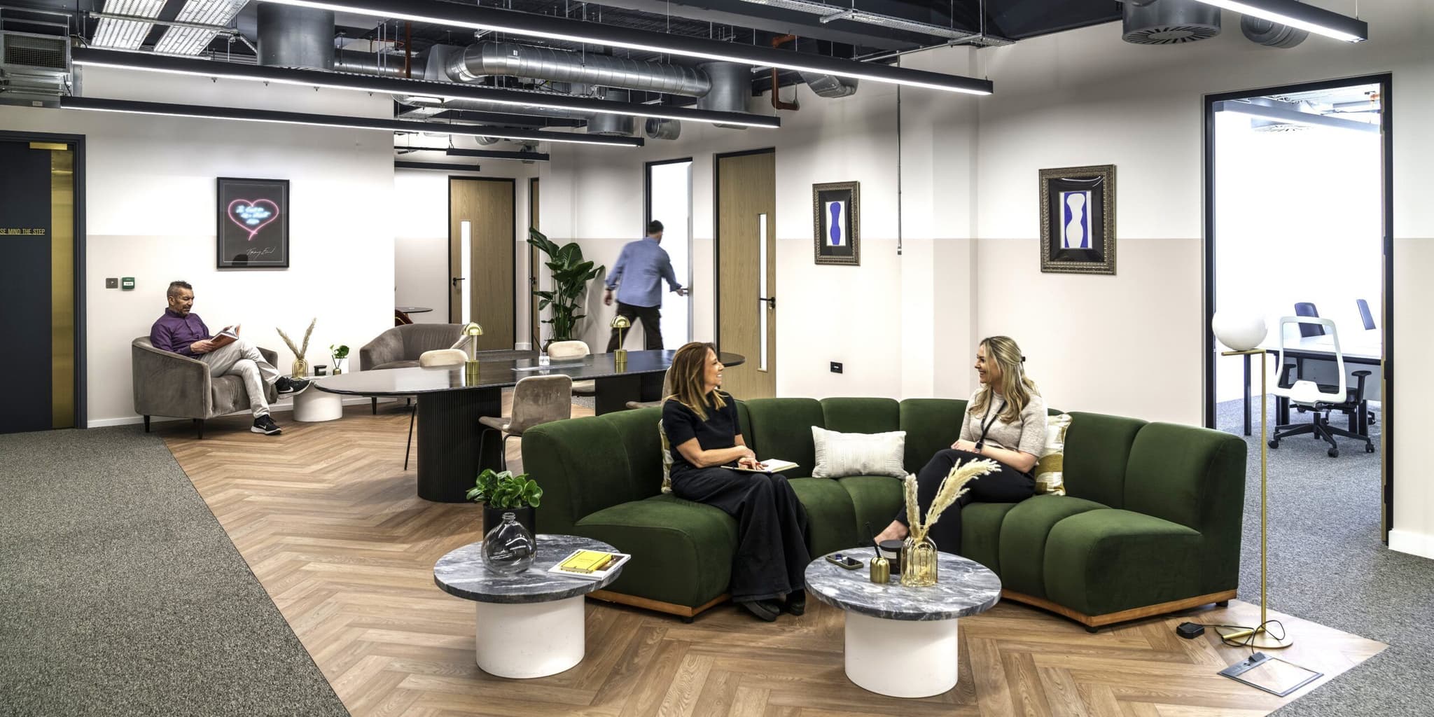 Serviced Offices Aldgate | BE Offices @ The White Chapel Building interior photo 1