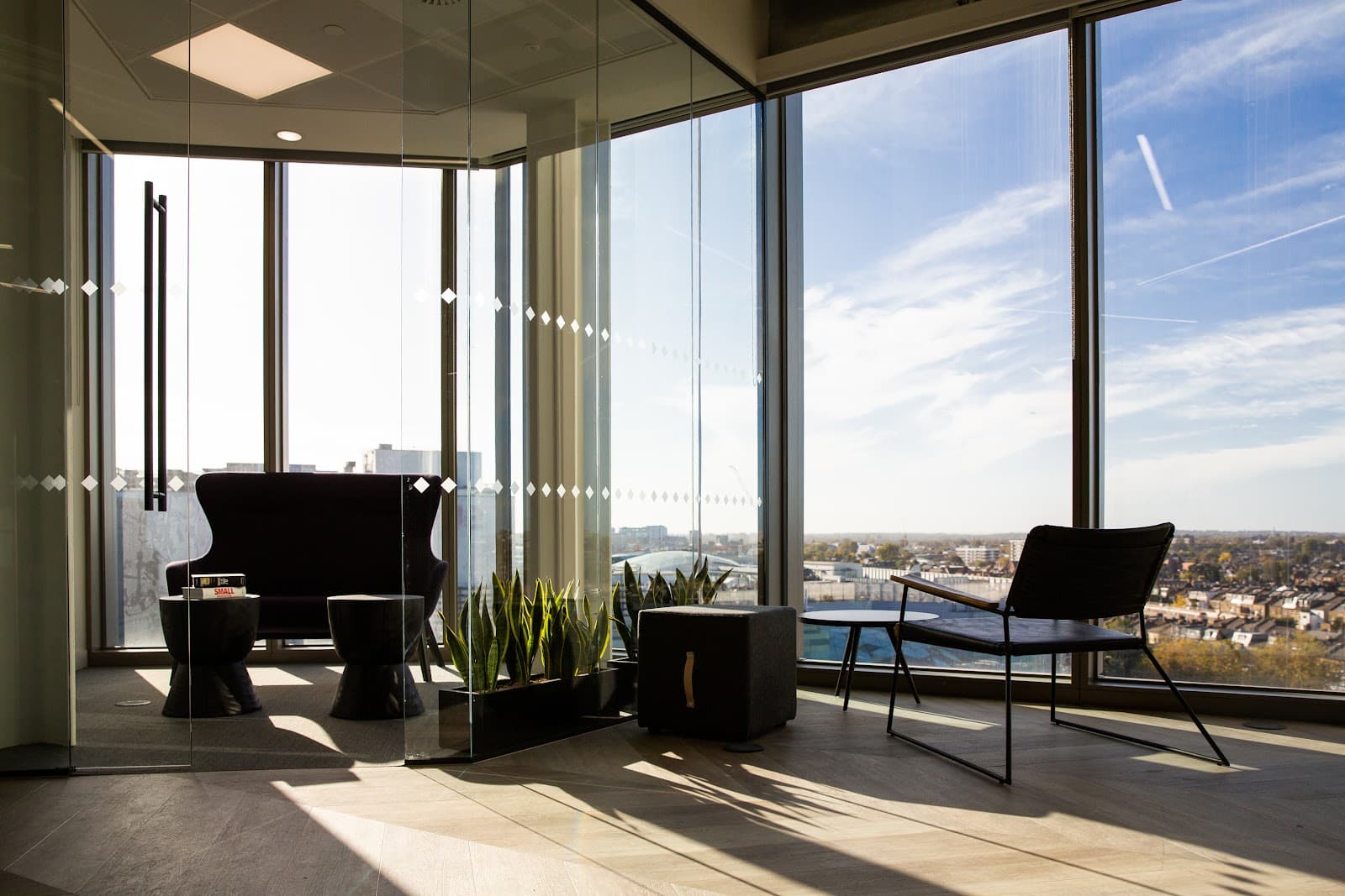 Venture X White City - The Future of Workspace interior photo 9