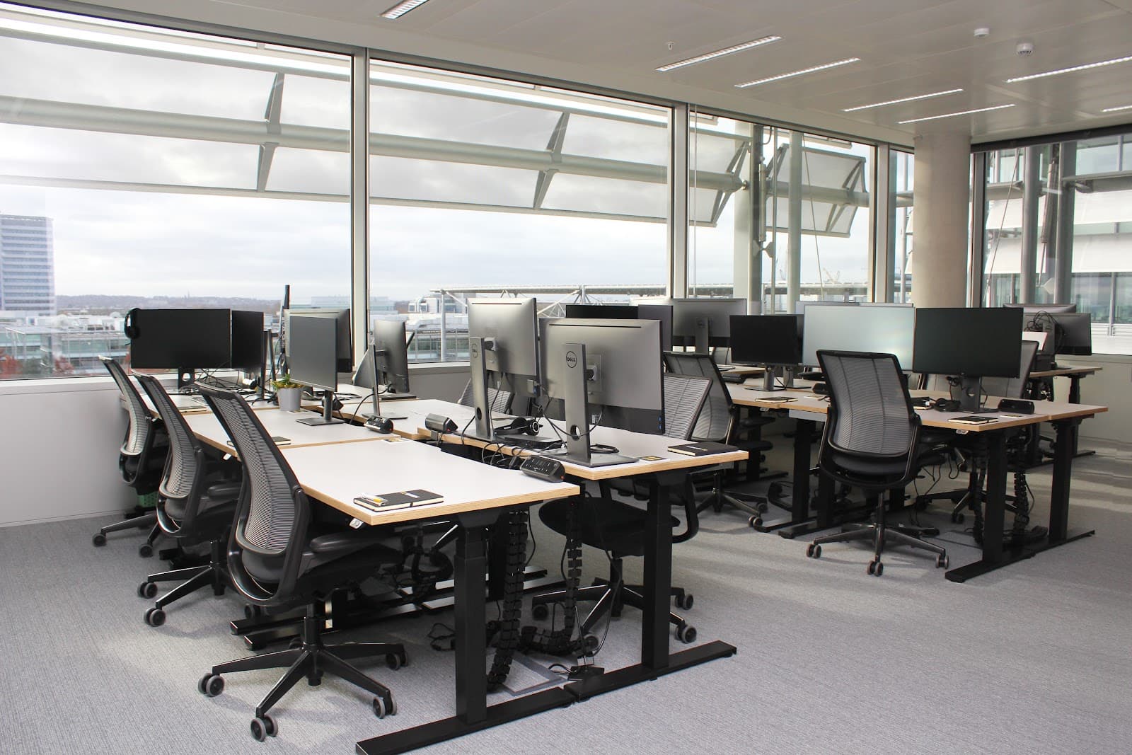 Venture X White City - The Future of Workspace interior photo 6