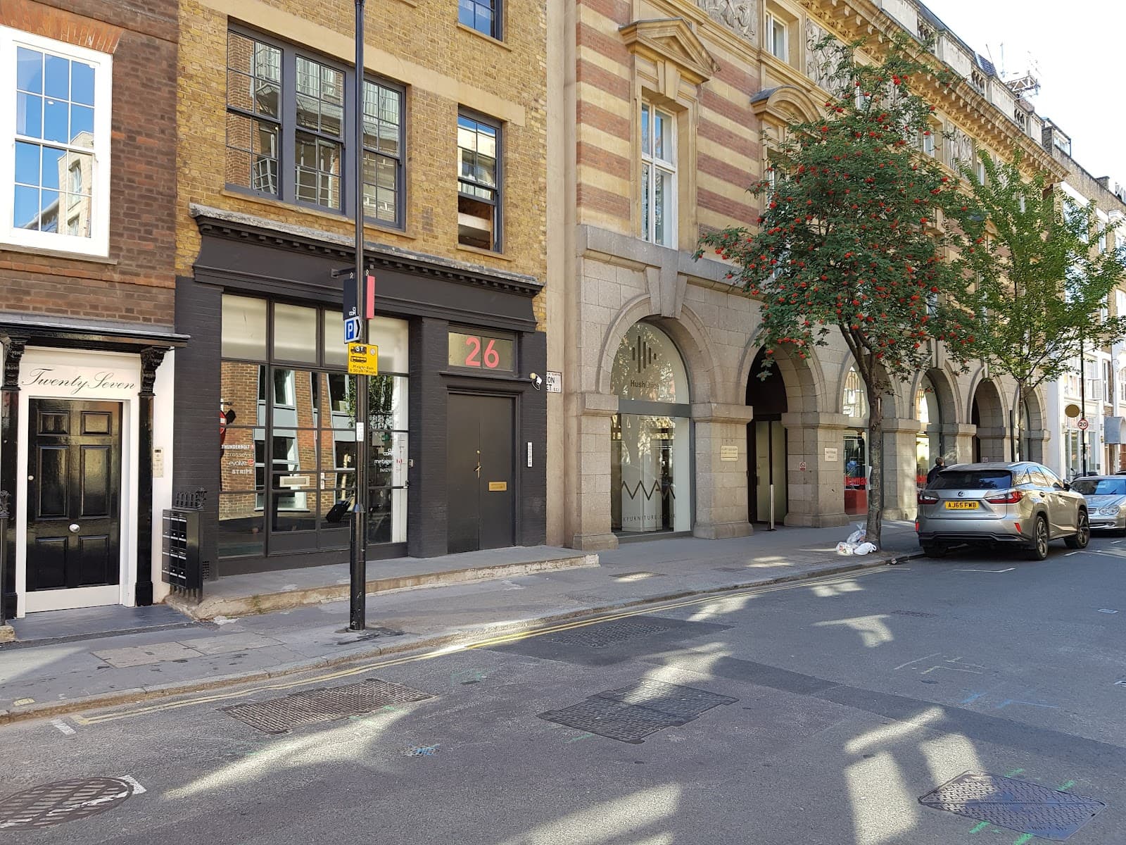 Wallacespace Clerkenwell interior photo 5