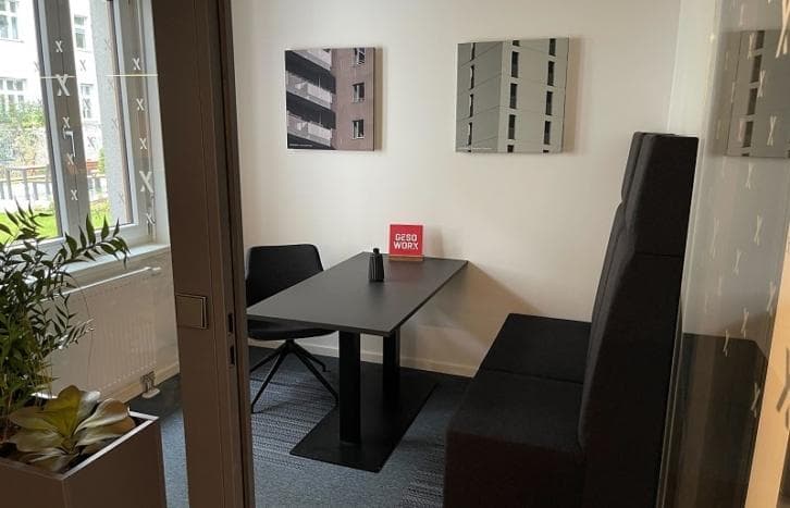 worqs coworking interior photo 9